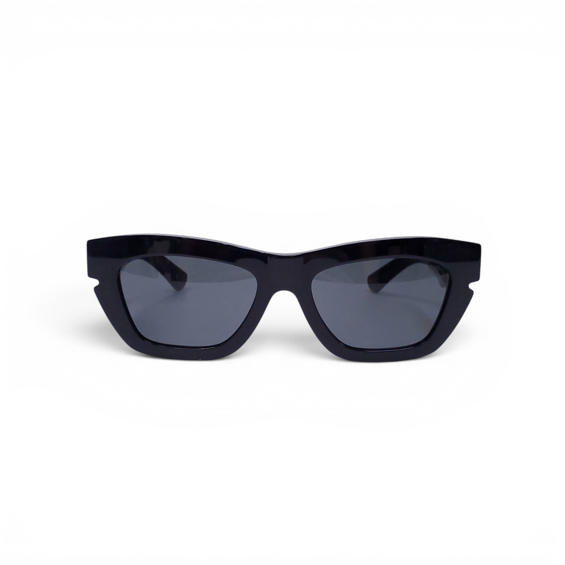 BURBERRY BLACK SUNGLASSES WITH GOLD ARM DETAILS – Rewind Couture display picture 1