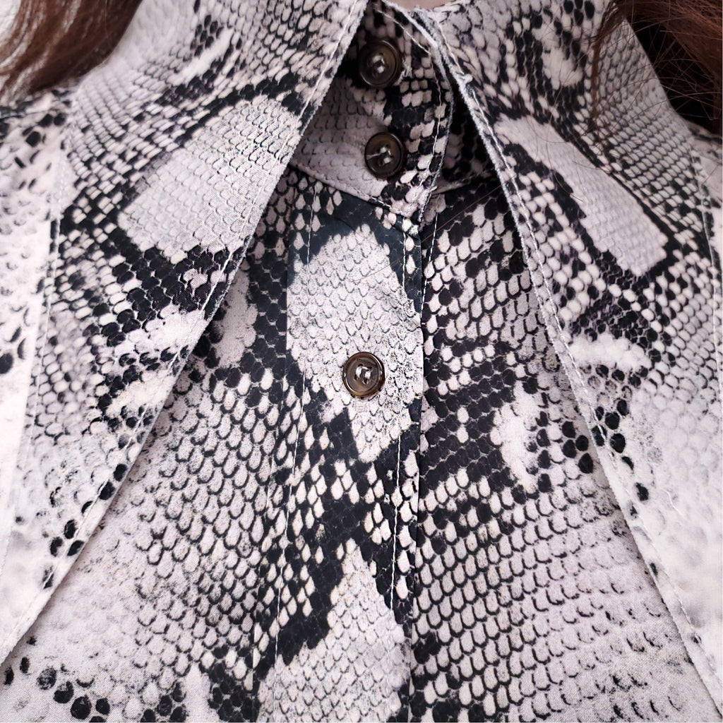 16 ARLINGTON SNAKESKIN BLOUSE - SIZE 2 US / 6 UK