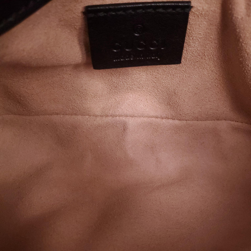 GUCCI BLACK MINI MARMONT BAG WITH GOLD HARDWARE