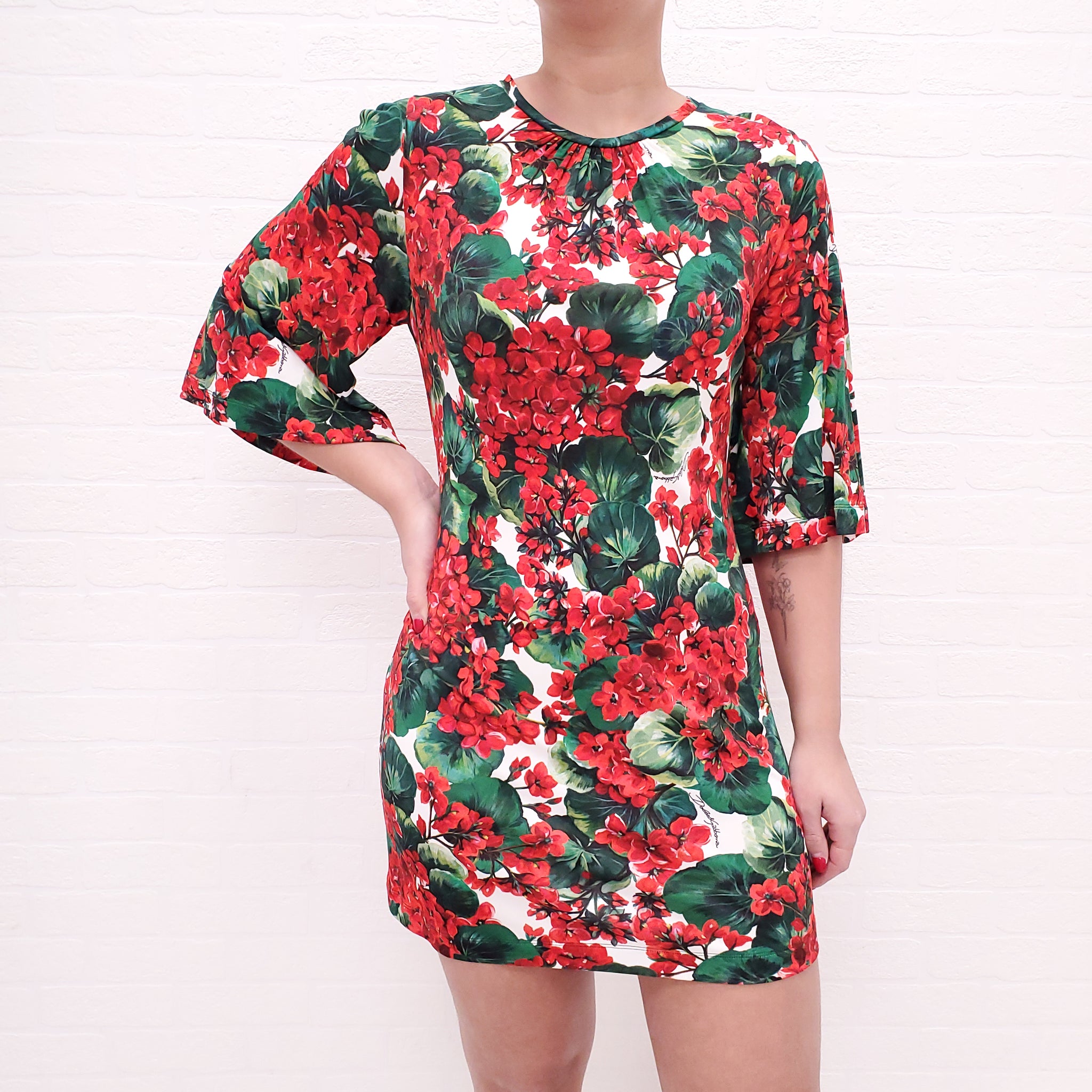 Dolce gabbana red floral dress best sale