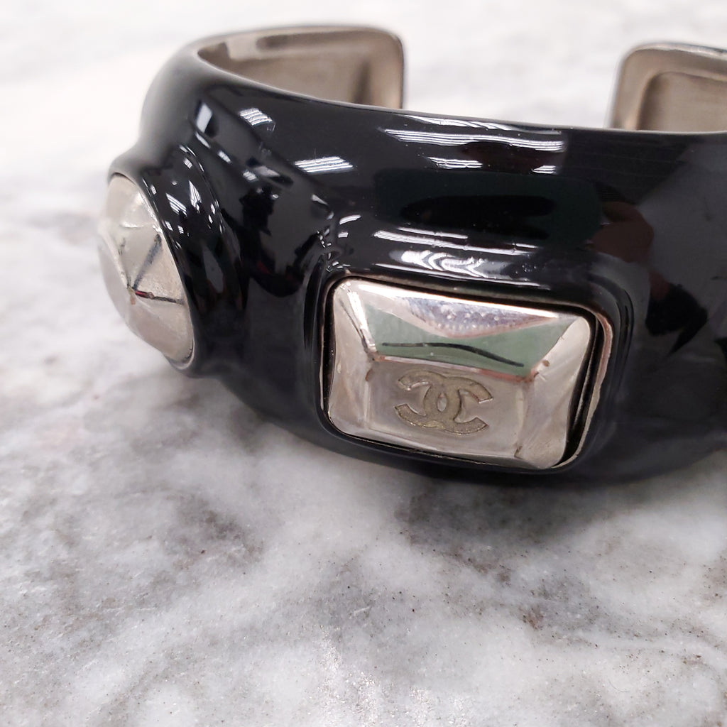 CHANEL VINTAGE BLACK ENAMEL CUFFS