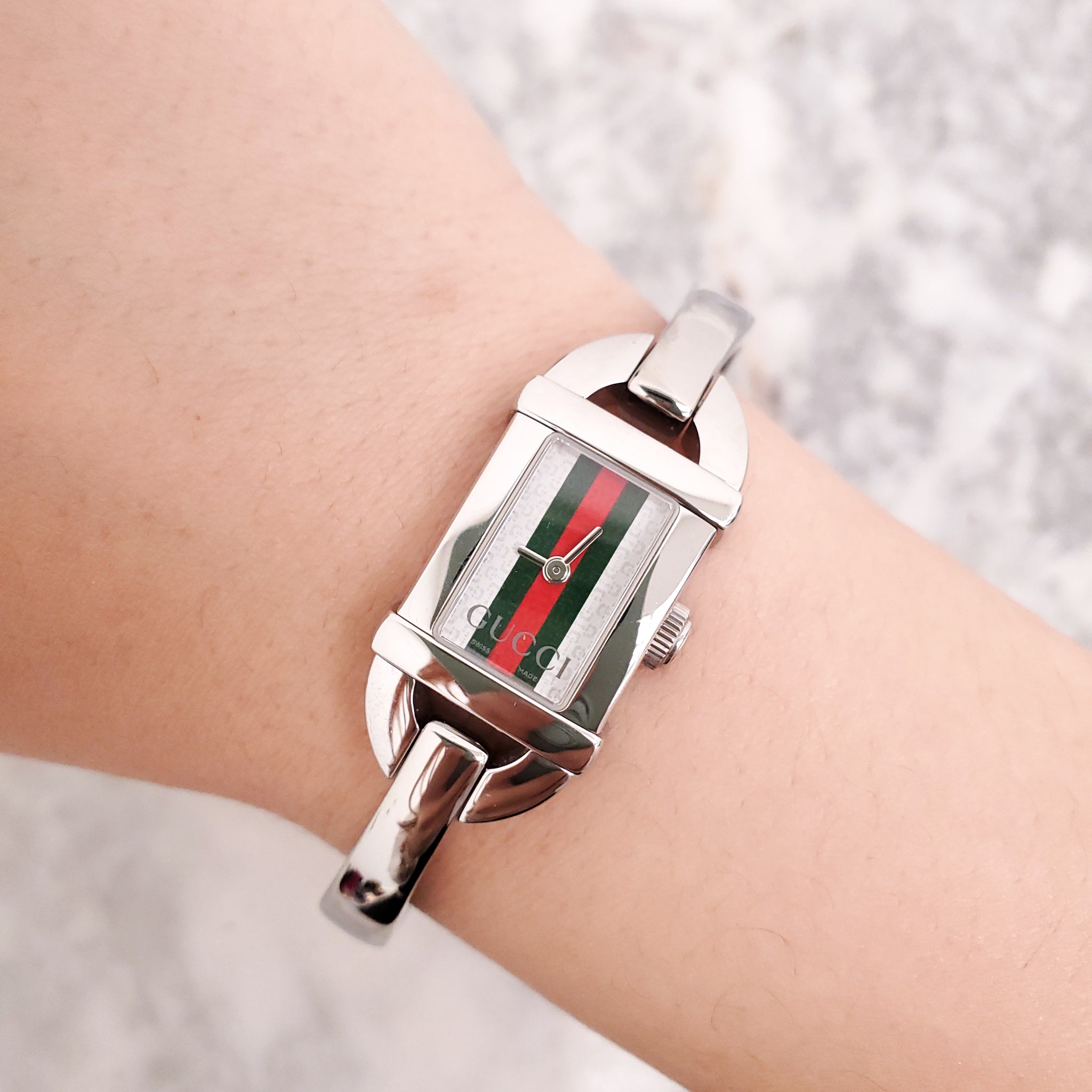 GUCCI 6800L SHERRY LINE WATCH