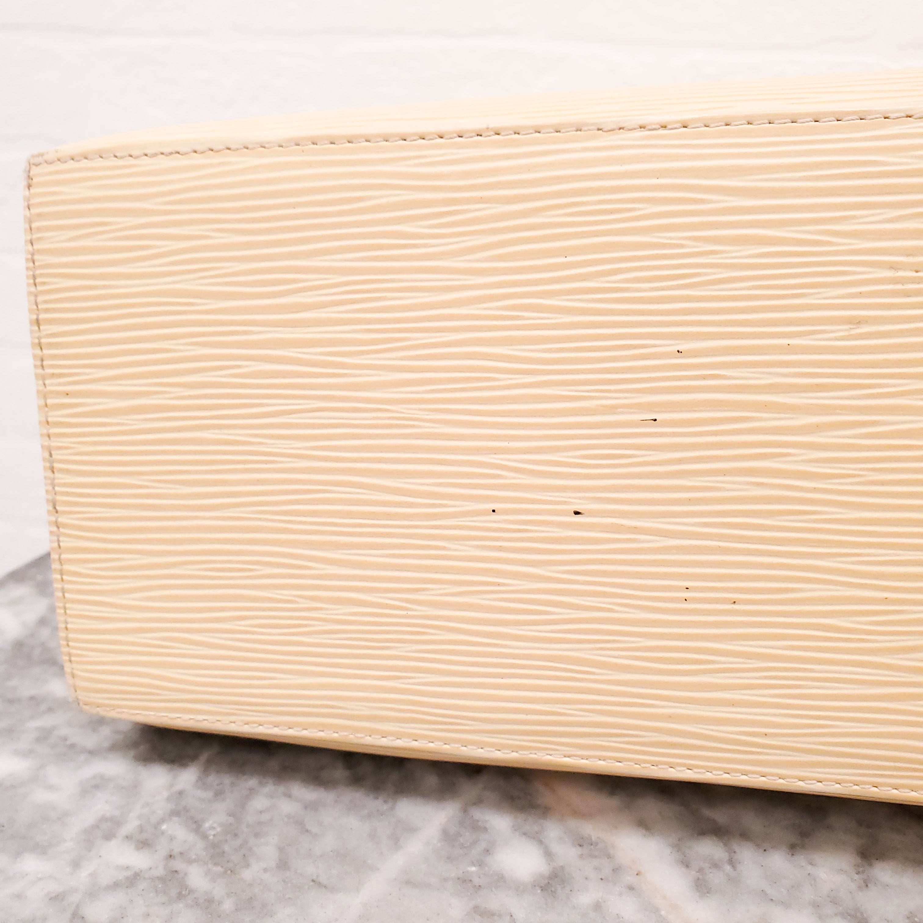 LOUIS VUITTON CROISETTE YELLOW PM