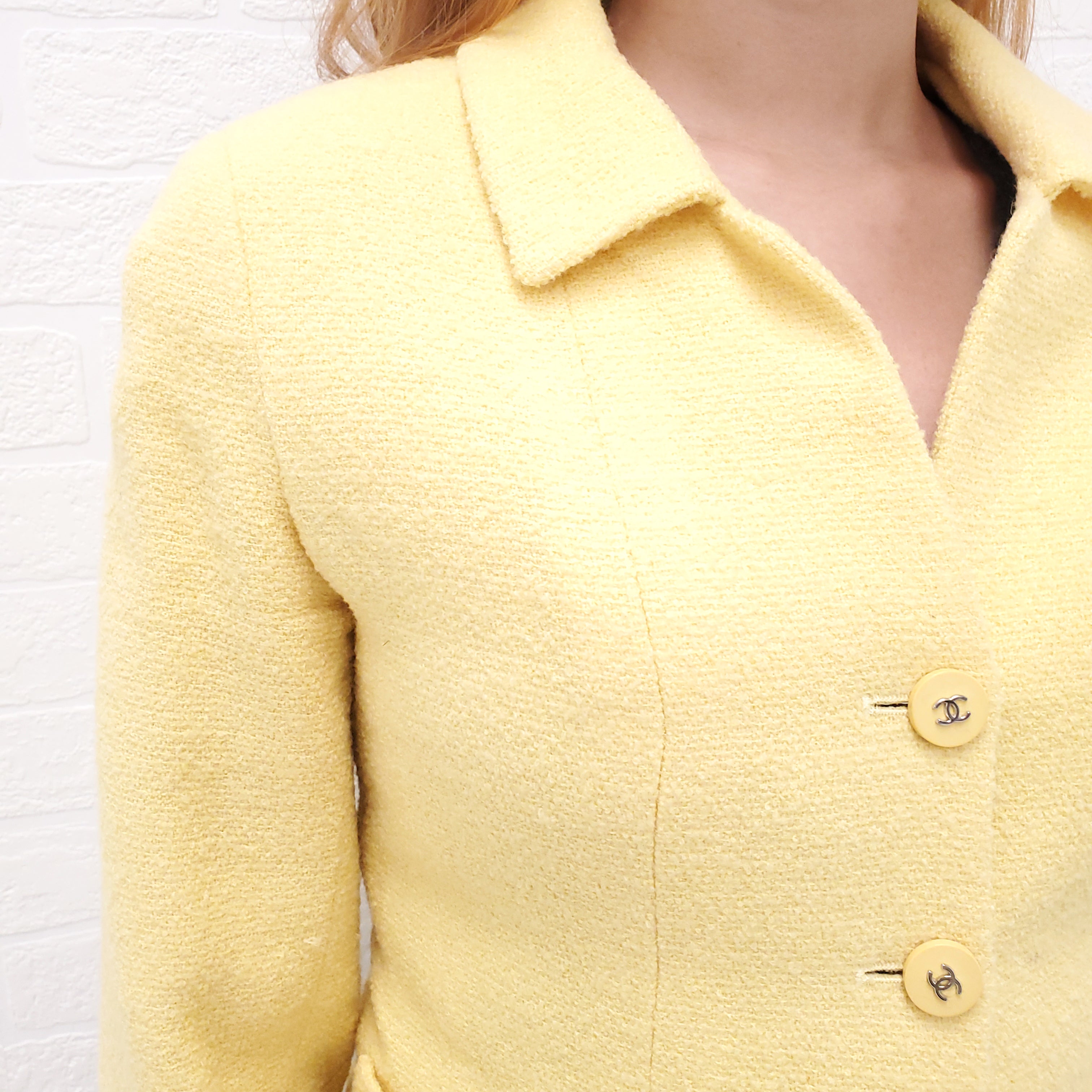 CHANEL YELLOW TWEED JACKET WITH LOGO BUTTONS - SIZE 36