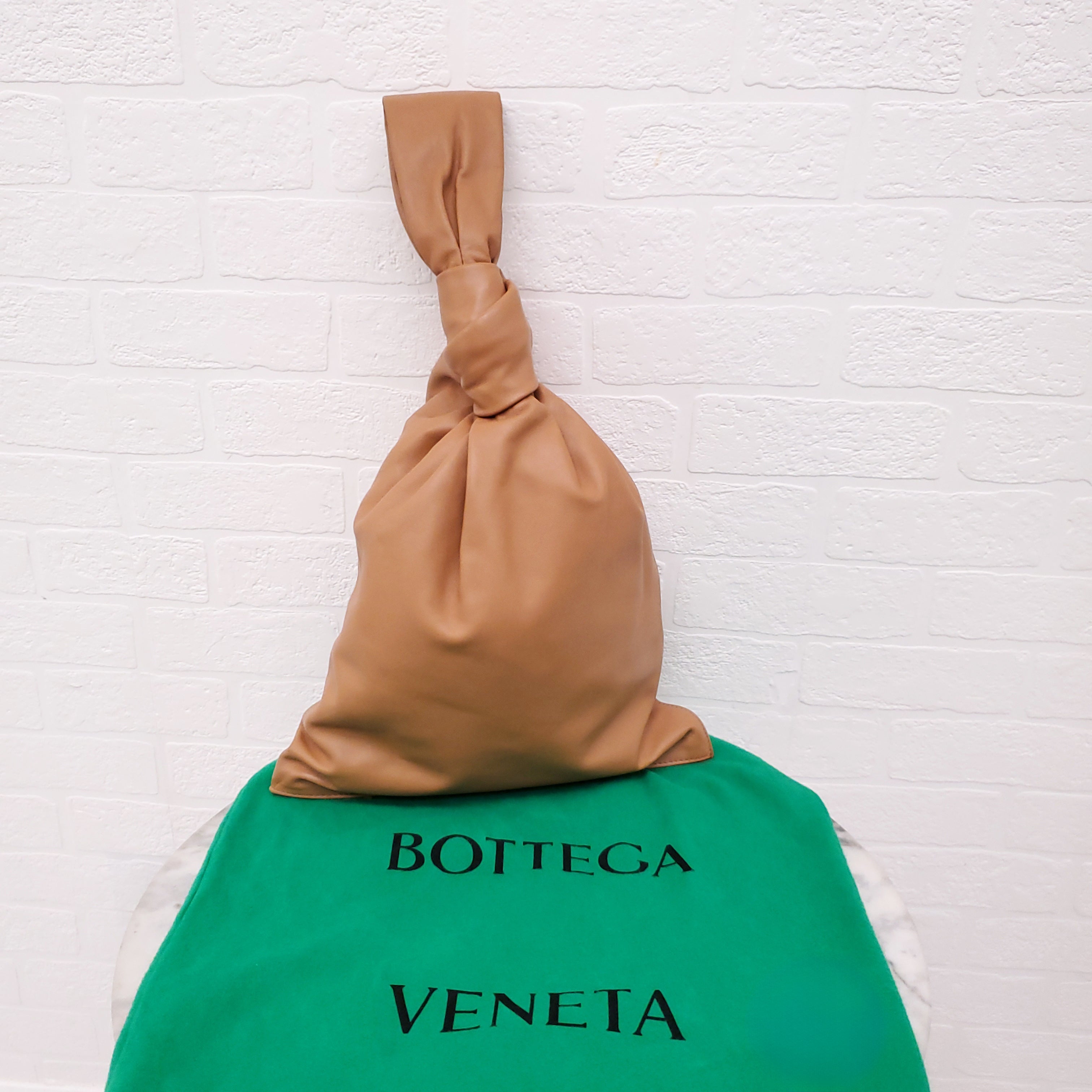 BOTTEGA VENETA TAN LEATHER TWIST BAG