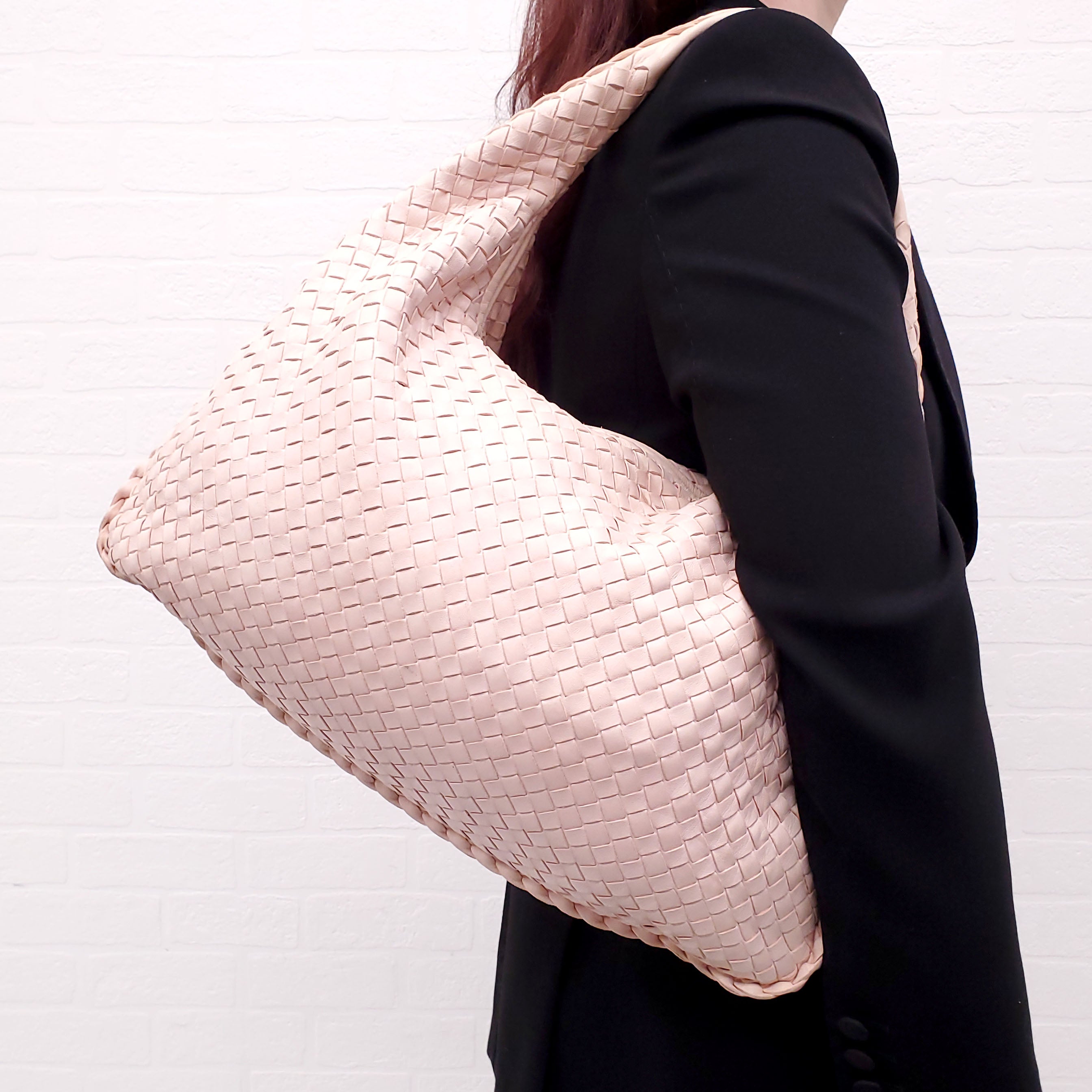 BOTTEGA VENETA INTRECCIATO PINK WOVEN NAPPA LEATHER HOBO BAG