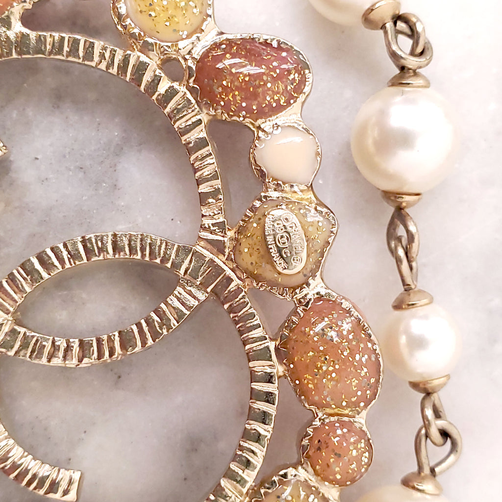 CHANEL PEARL AND HEART LOGO BELT