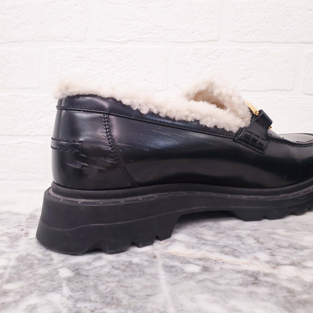CHRISTIAN DIOR BLACK LEATHER LOAFERS WITH SHEARLING DETAIL - SIZE 38.5