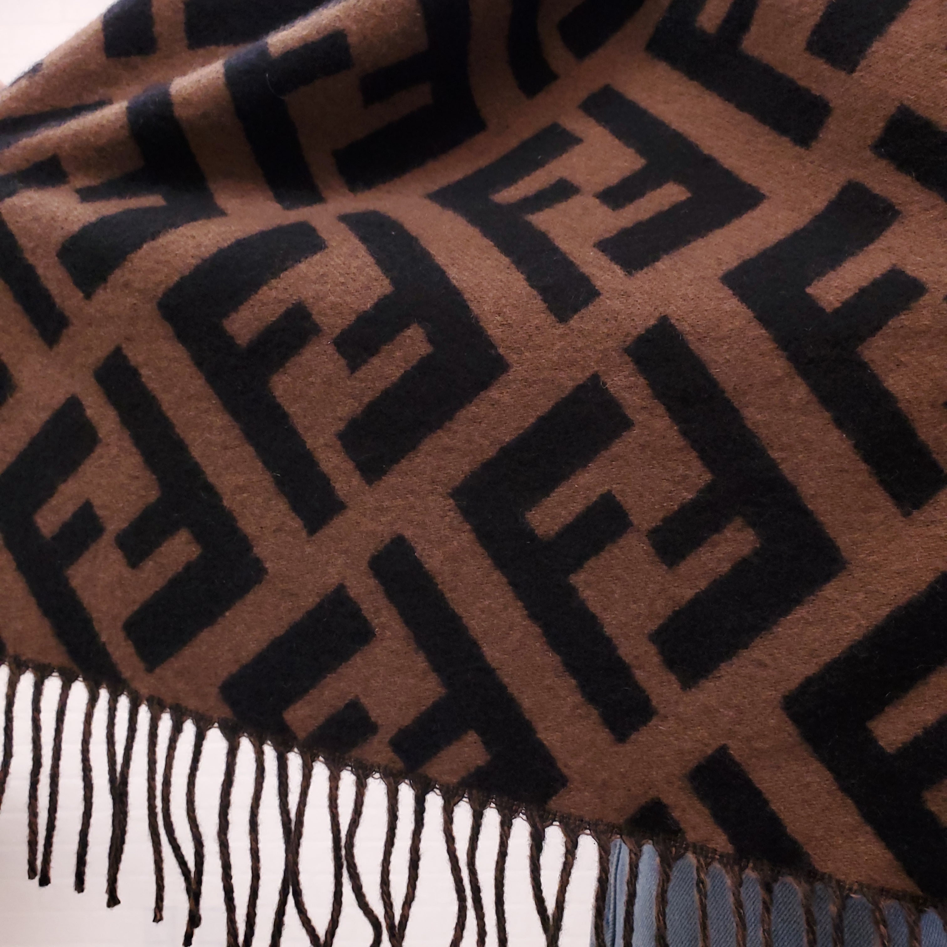 FENDI LOGO SCARF