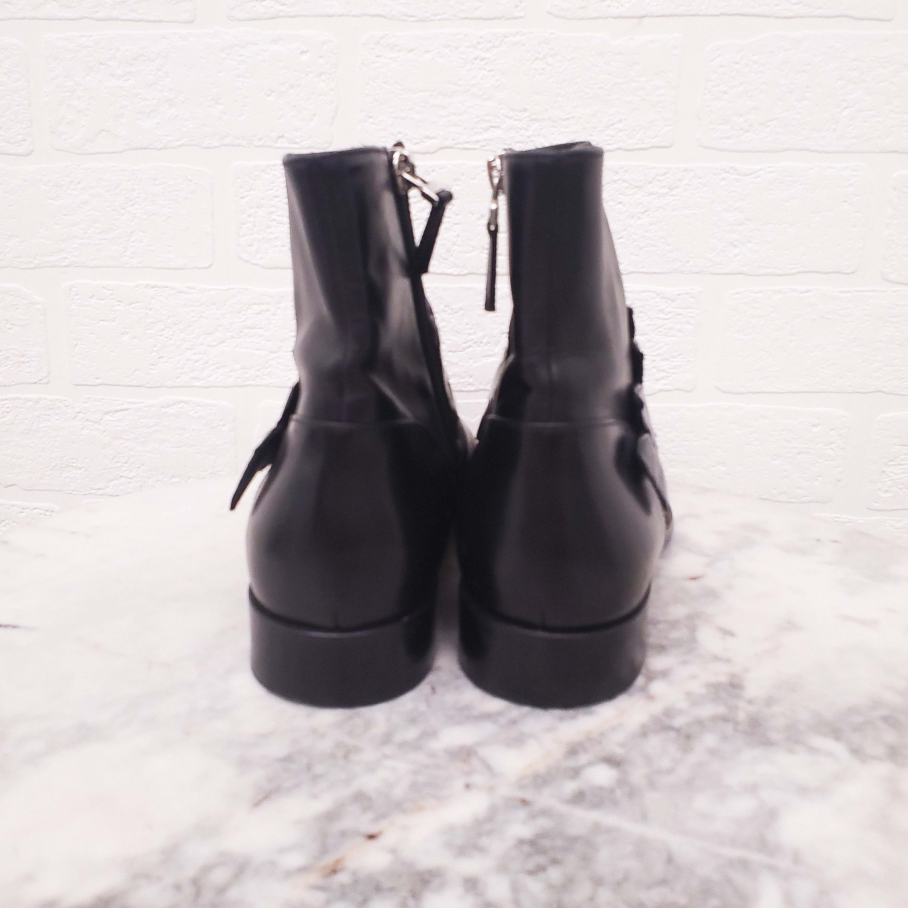 FENDI BLACK LEATHER BOOTIES - SIZE 38
