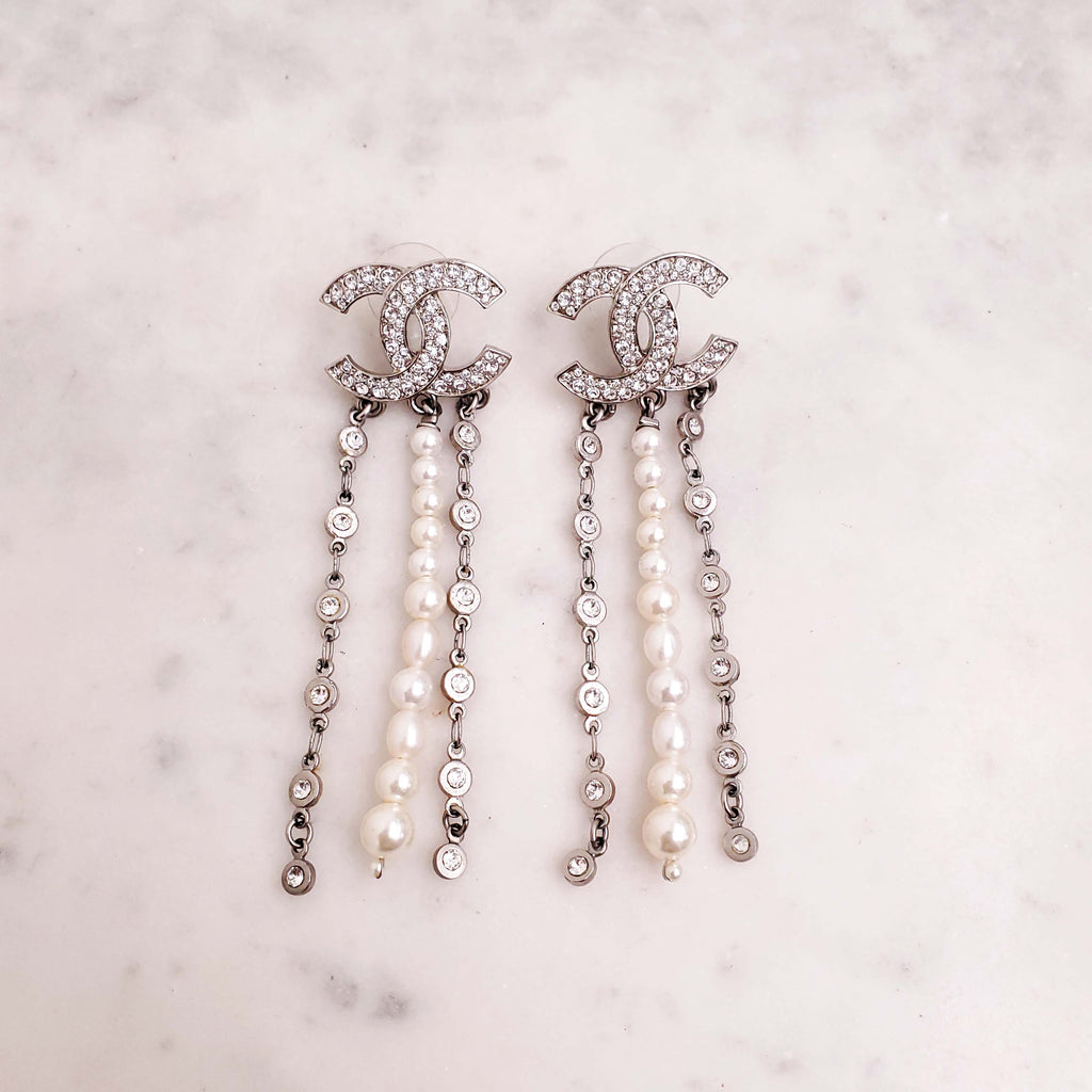CHANEL CRYSTAL PEARL DROP EARRINGS