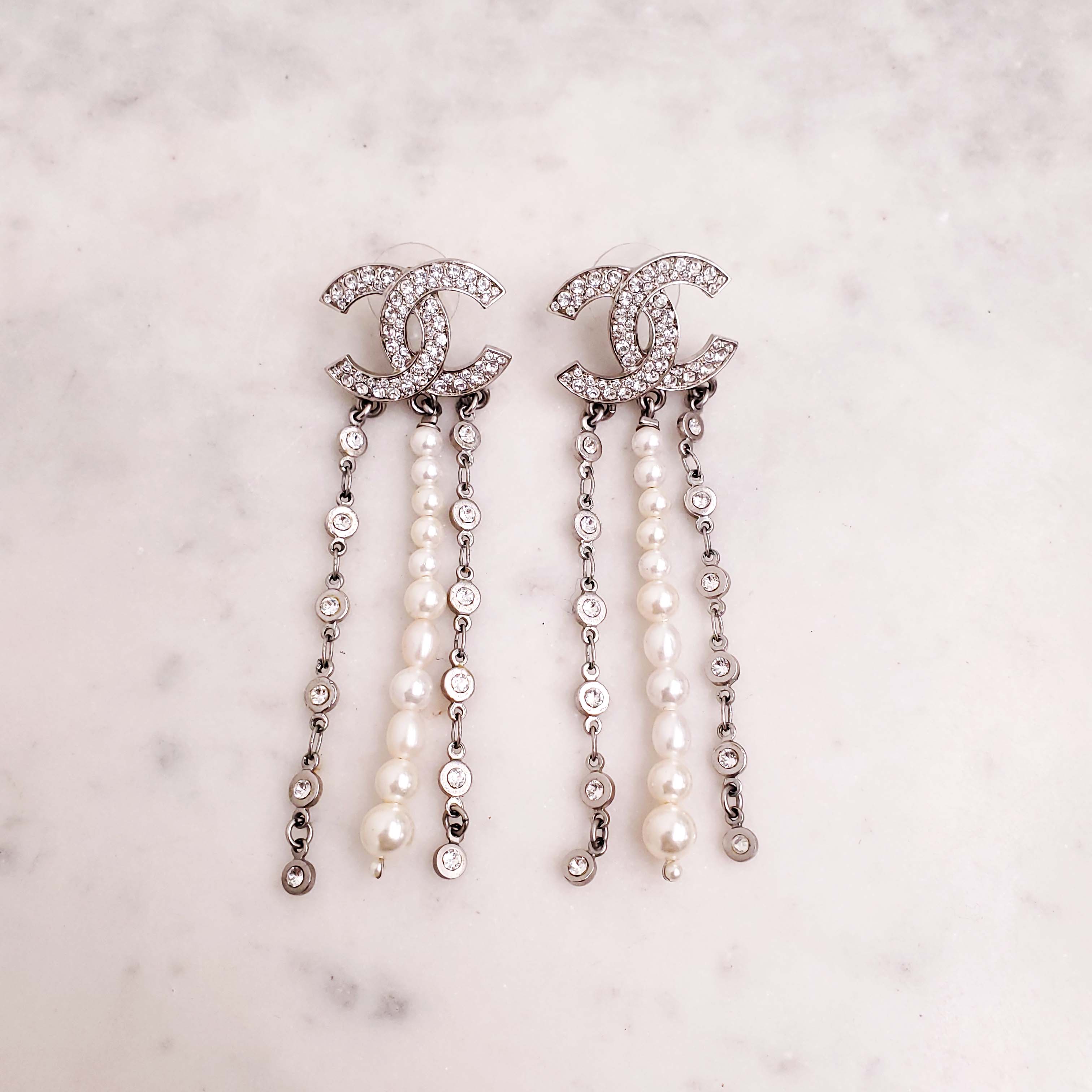 CHANEL CRYSTAL PEARL DROP EARRINGS