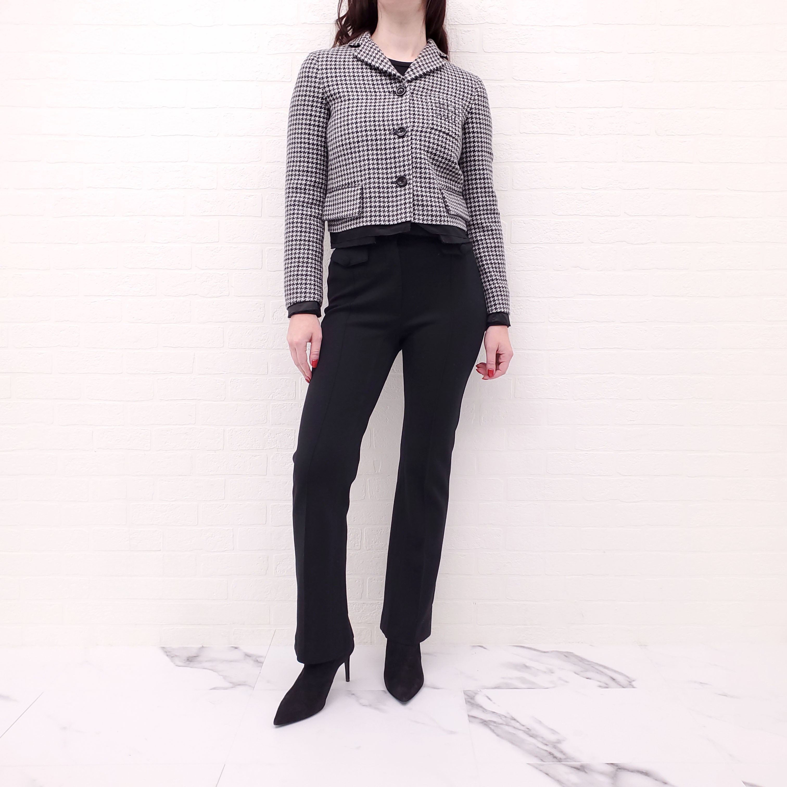 MIU MIU CROPPED HOUNDSTOOTH BLAZER WITH LOGO - SIZE 36