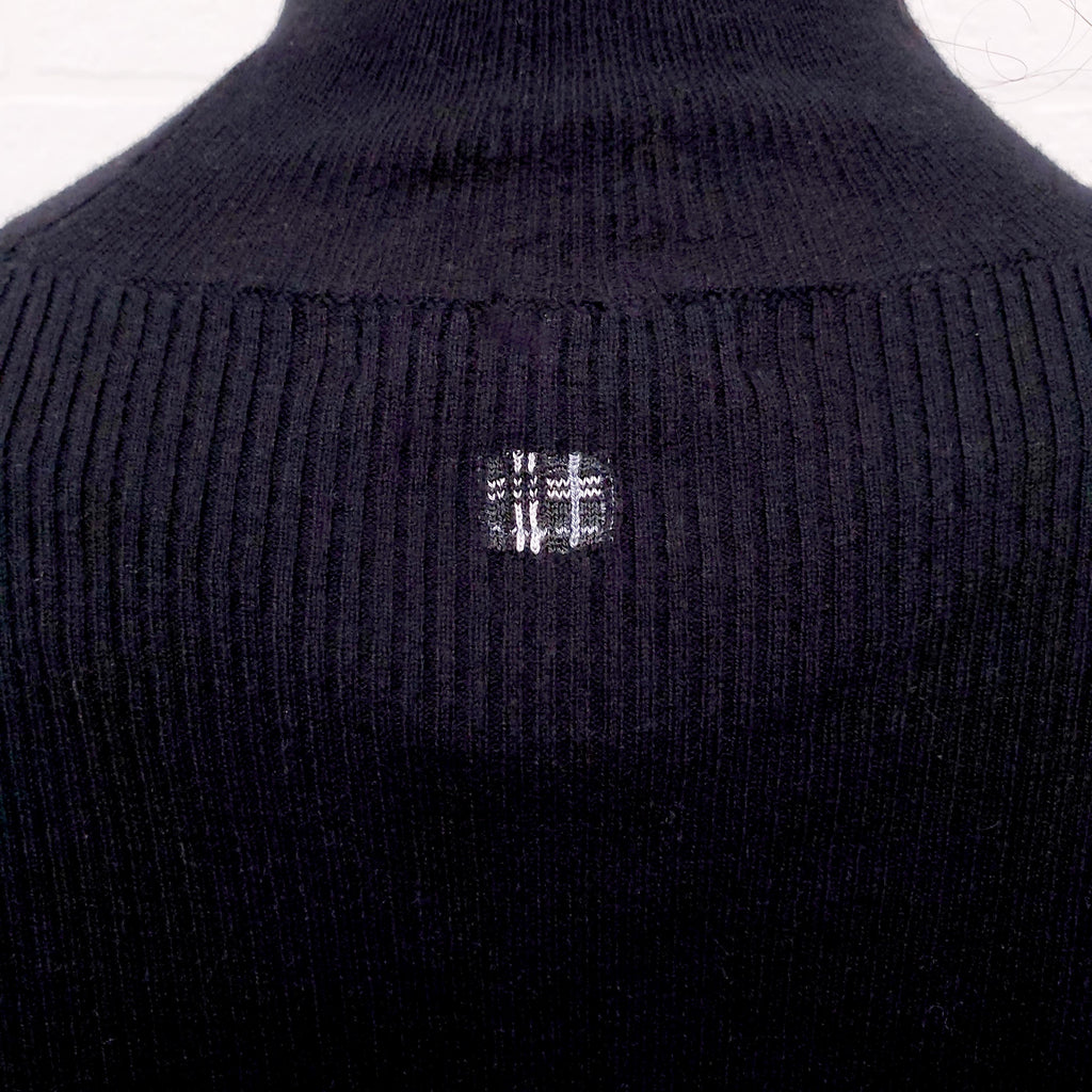 BURBERRY BLACK SWEATER WITH RUFFLE SLEEVE - SIZE L