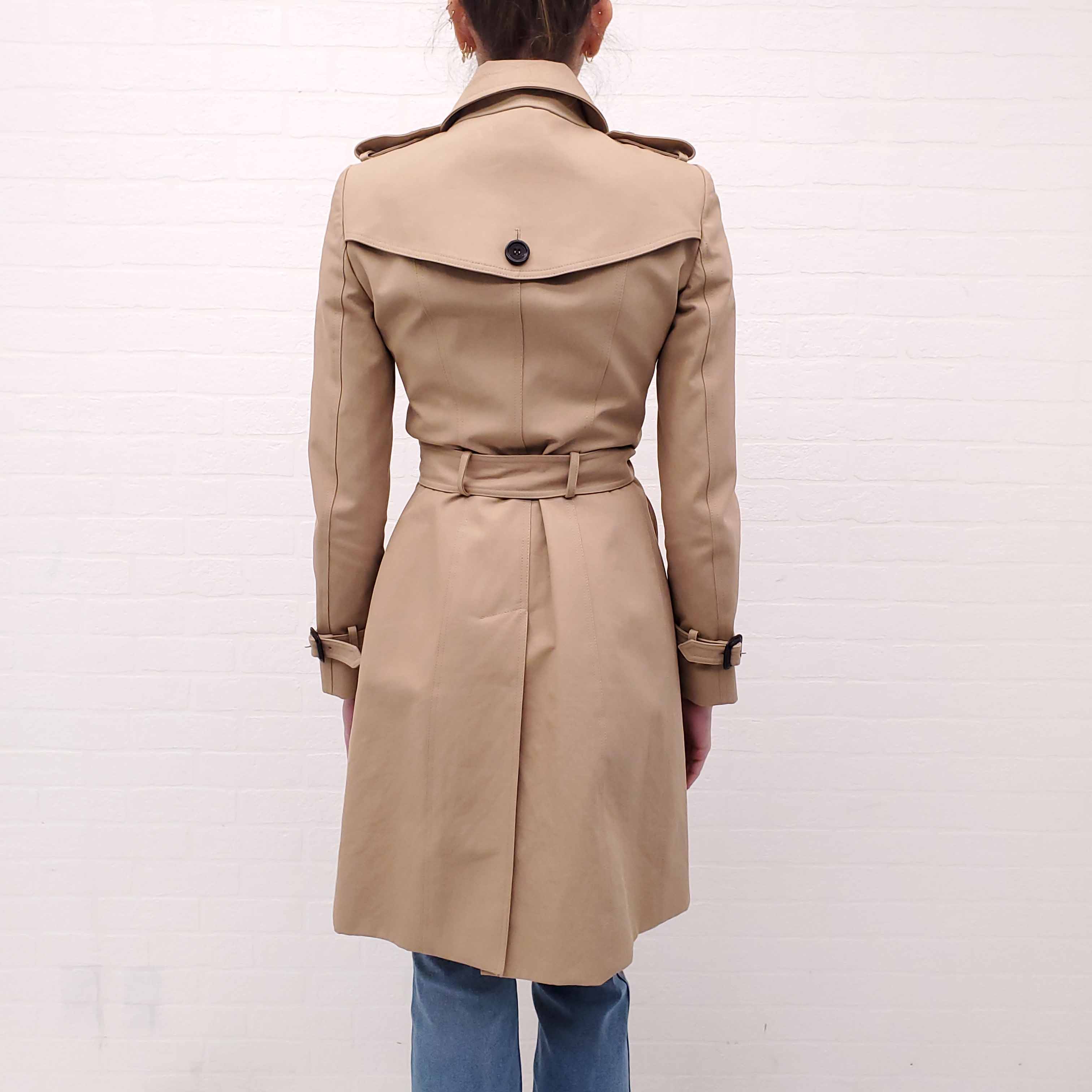 BURBERRY PROSUM TRENCH COAT - SIZE 40