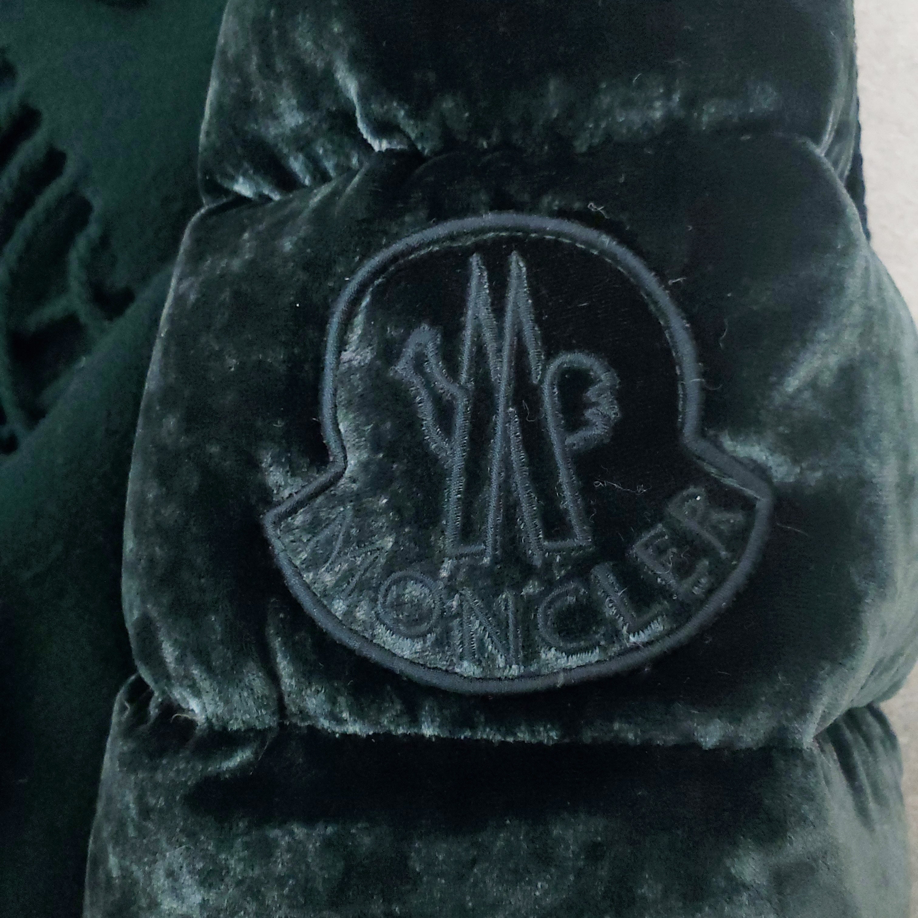MONCLER GREEN CAPE COAT WITH VELVET SLEEVE - SIZE L