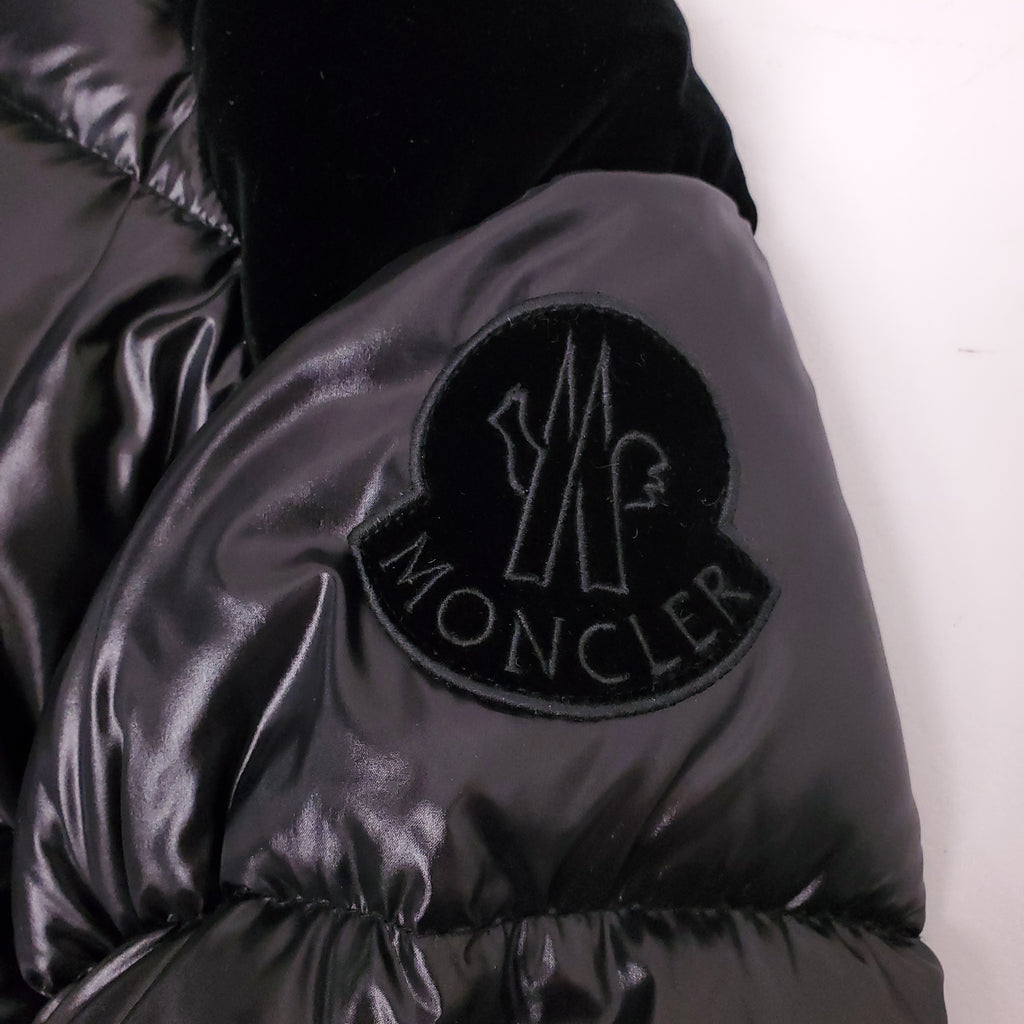 MONCLER BLACK PUFFER JACKET WITH LOGO ON SLEEVE AND BACK - SIZE 0 (XS)