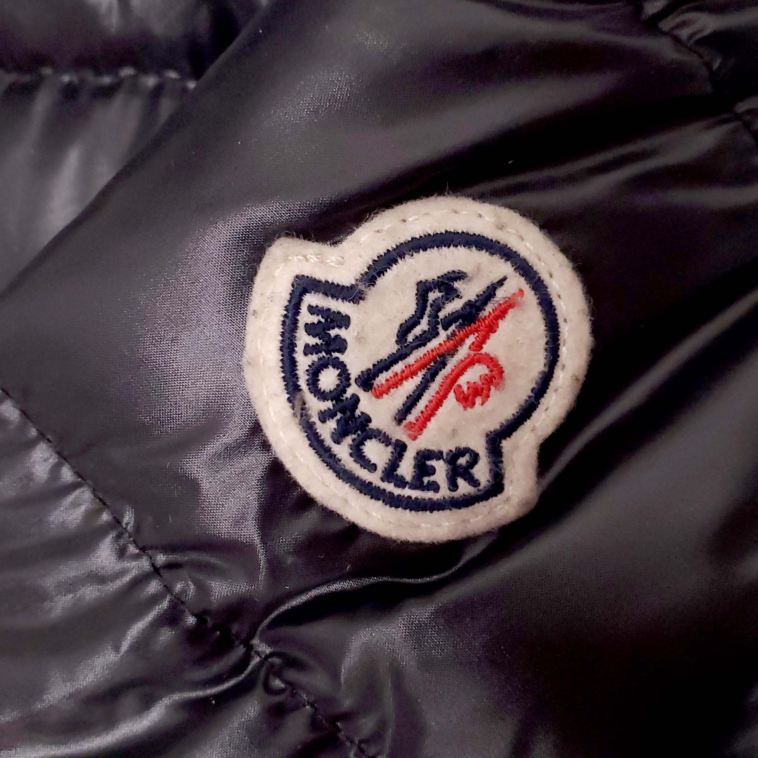 MONCLER BLACK PUFFER JACKET WITH FUR HOOD - SIZE 2 (M)