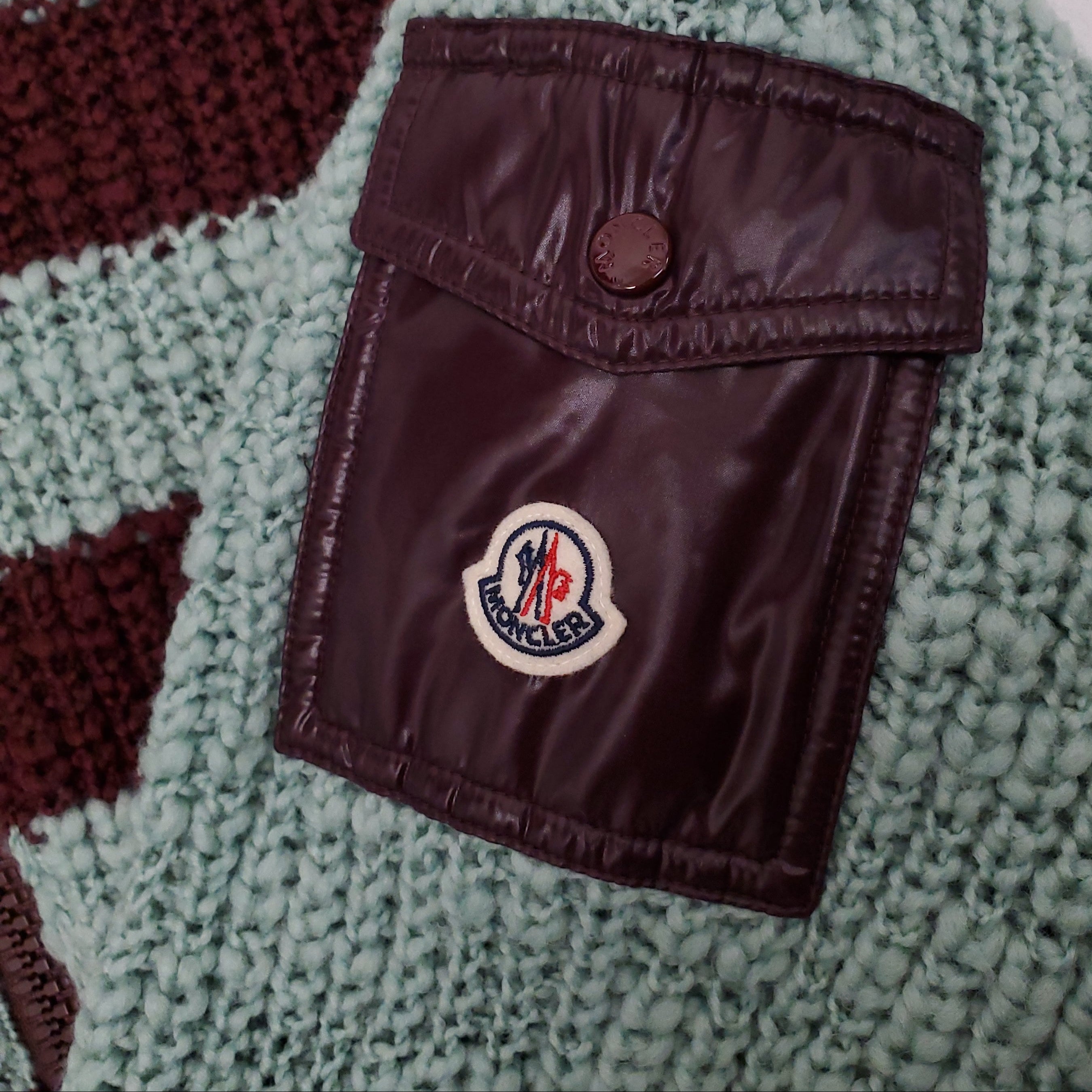 MONCLER OVERSIZED KNIT TEAL AND BURGUNDY SWEATER WITH LOGO - SIZE M