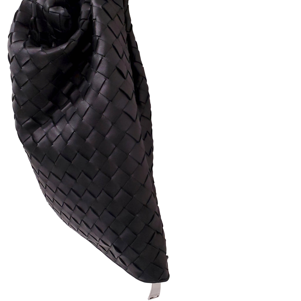 BOTTEGA VENETA BLACK WOVEN WRISTLET BAG