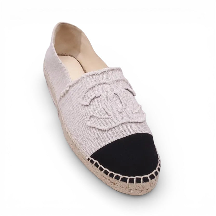 CHANEL GREY AND BLACK LINEN LOGO ESPADRILLES - SIZE 39