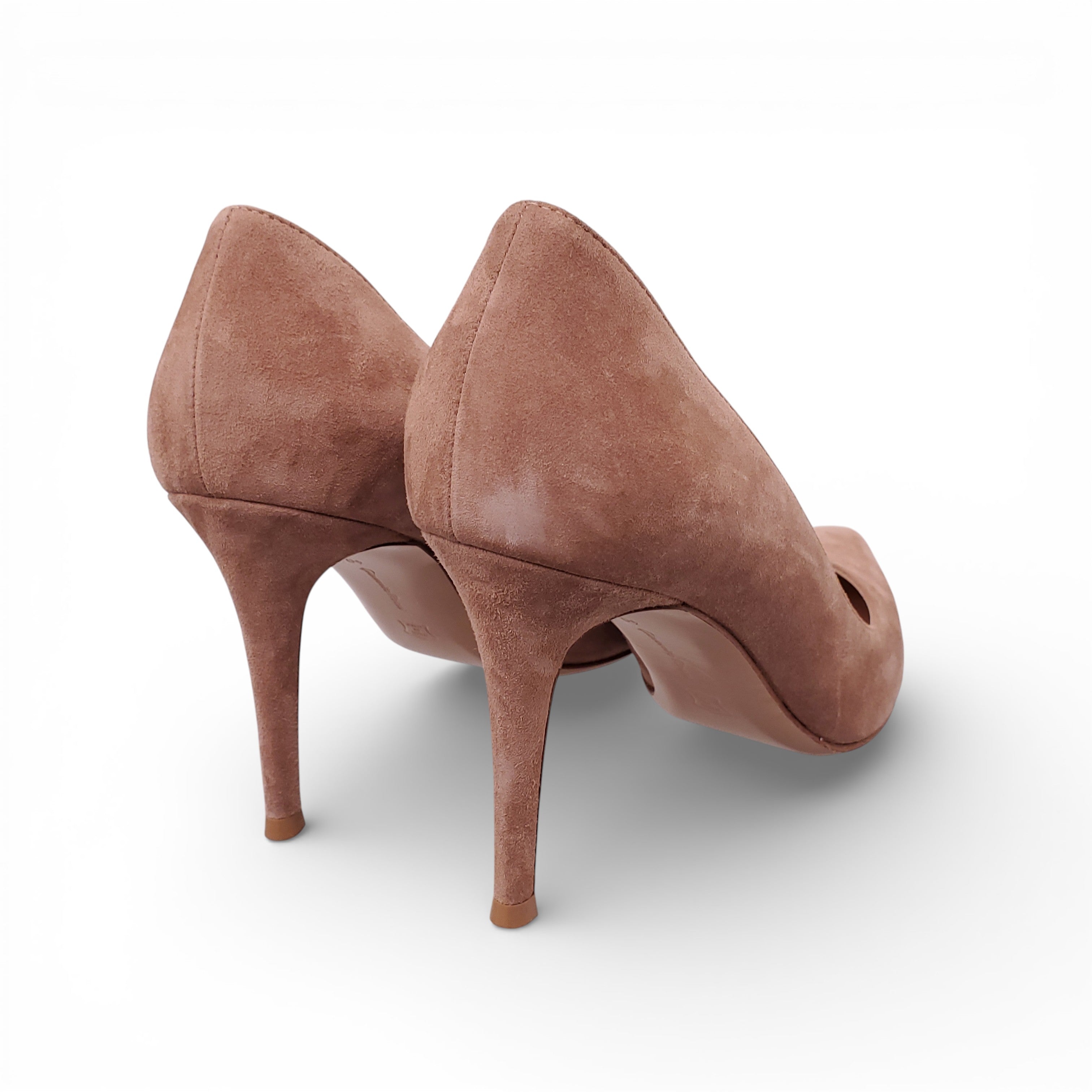GIANVITO ROSSI NUDE SUEDE PUMPS - SIZE 40