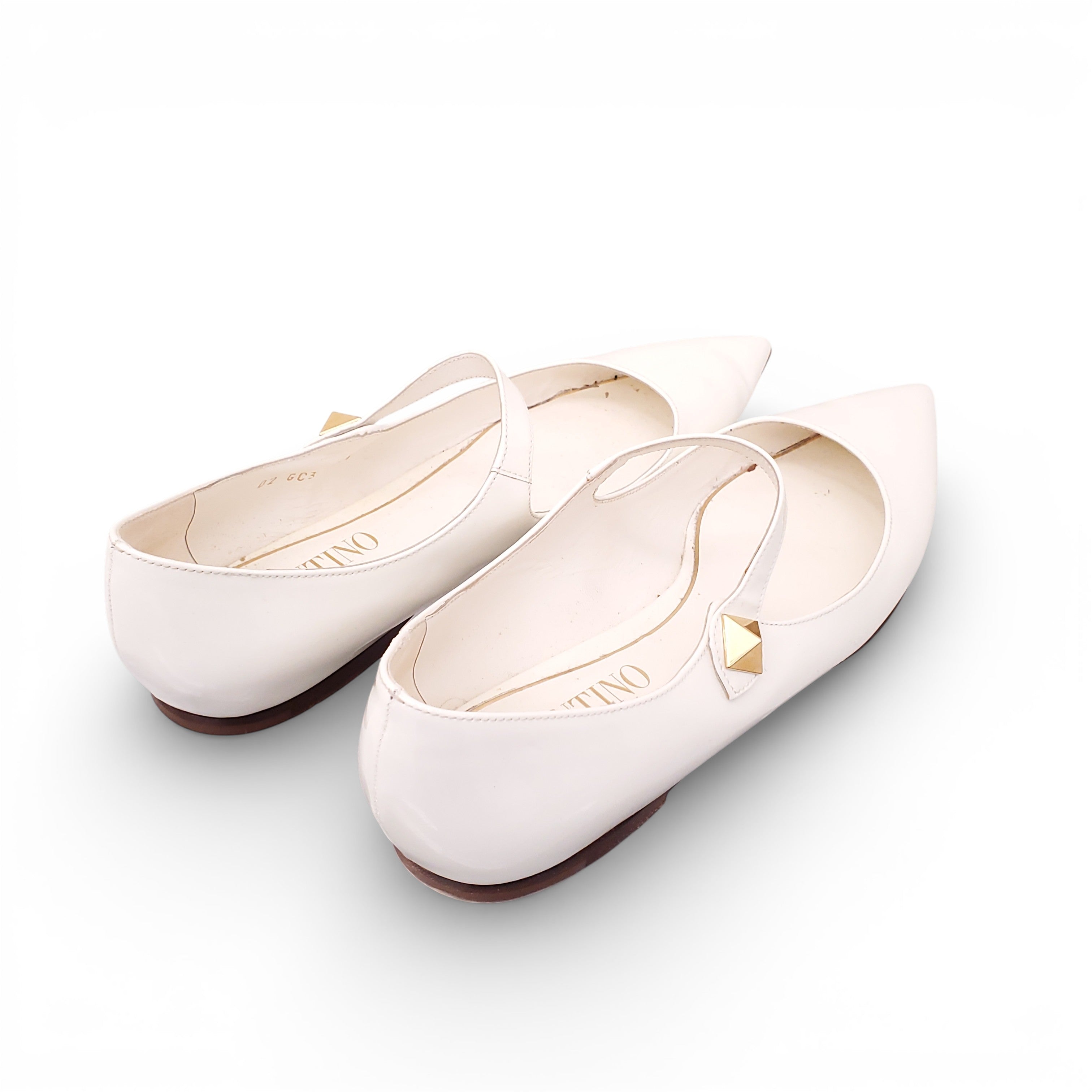 VALENTINO CREAM PATENT ROCKSTUD MARY JANE FLATS - SIZE 39