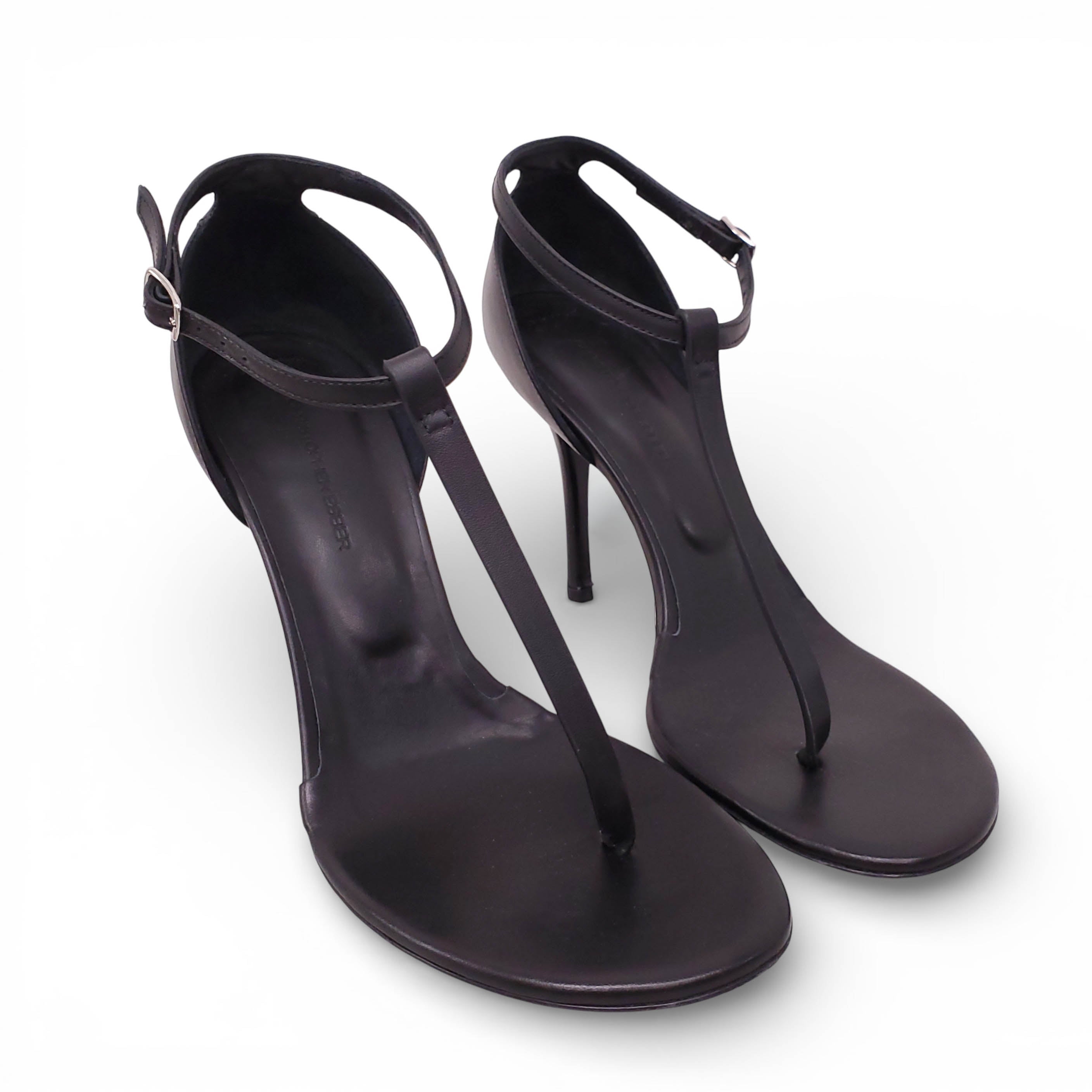 CHRISTOPHER ESBER BLACK THONG HEELS - SIZE 39