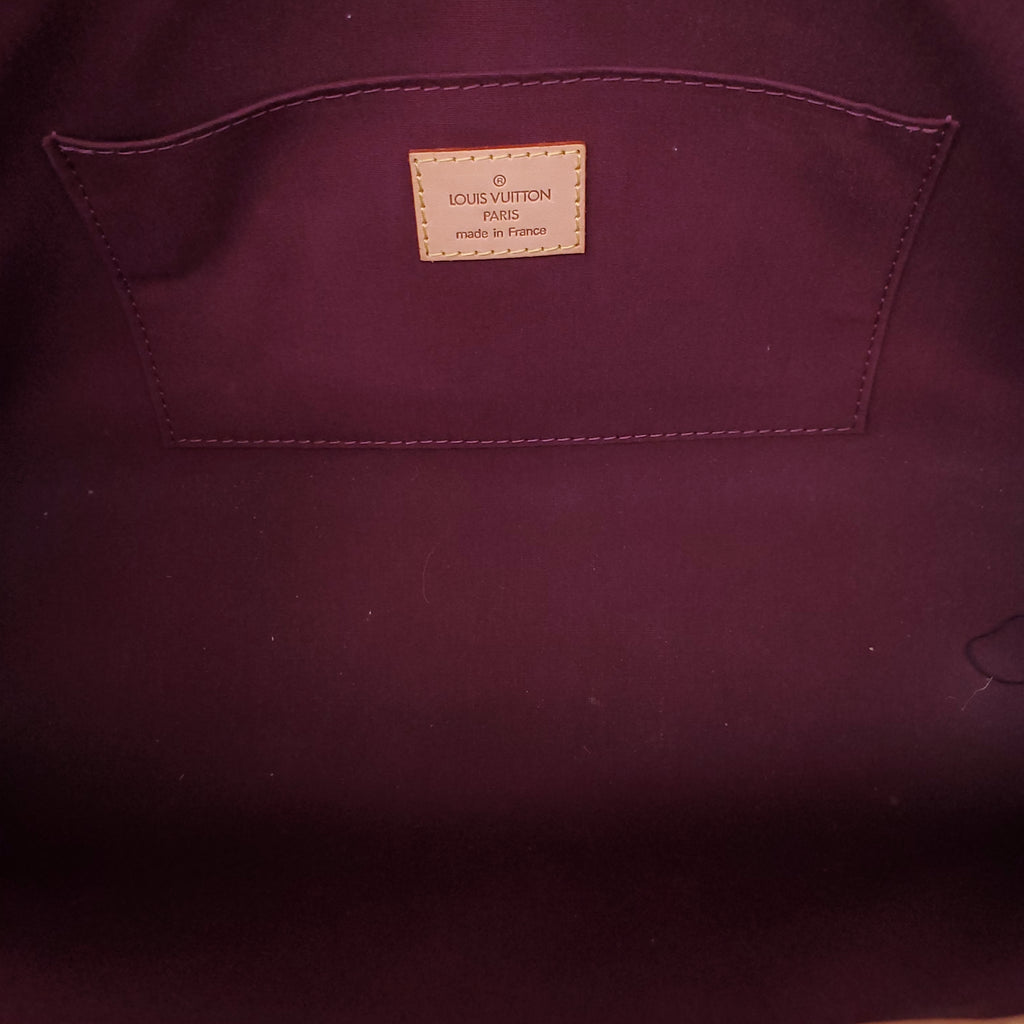 LOUIS VUITTON MONOGRAM VERNIS ROXBURY DRIVE BAG IN BURGUNDY
