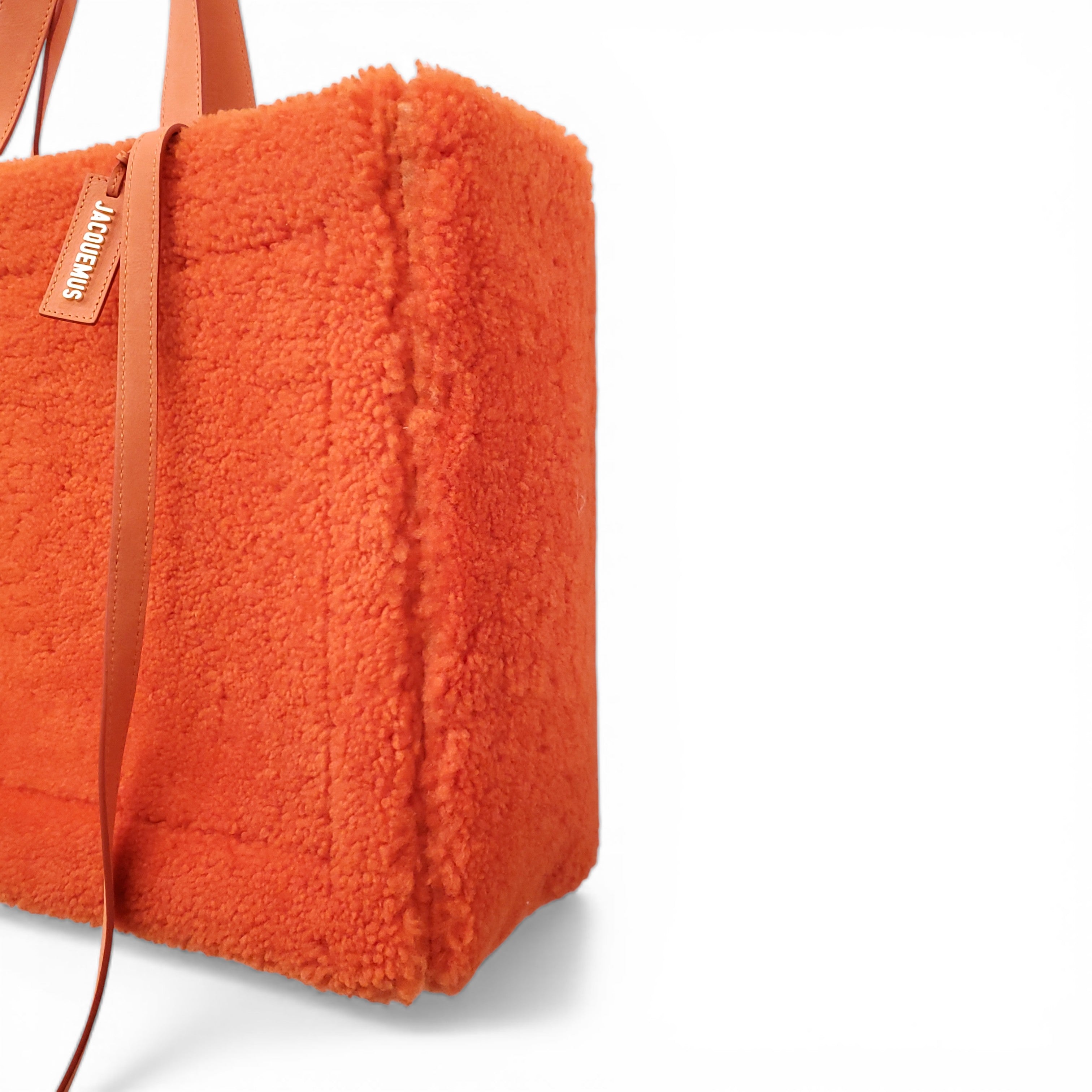 JACQUEMUS ORANGE SHEARLING TOTE