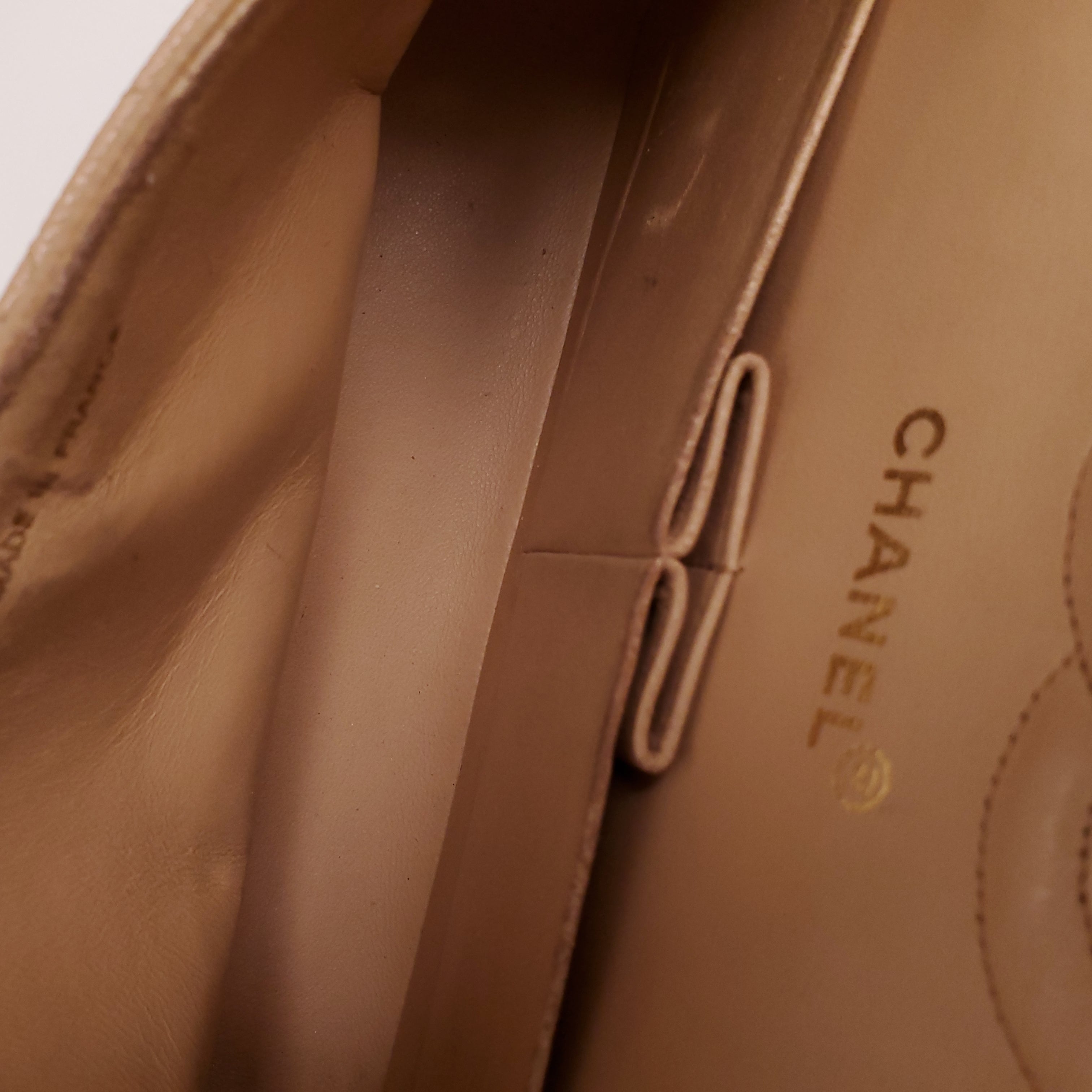 CHANEL VINTAGE CLASSIC BEIGE QUILTED CAVIAR MEDIUM DOUBLE FLAP BAG