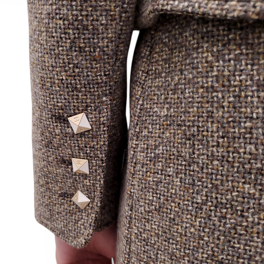 CHANEL OLIVE GREEN TWEED SUIT WITH LACE-TRIMMED SKIRT - SIZE 36