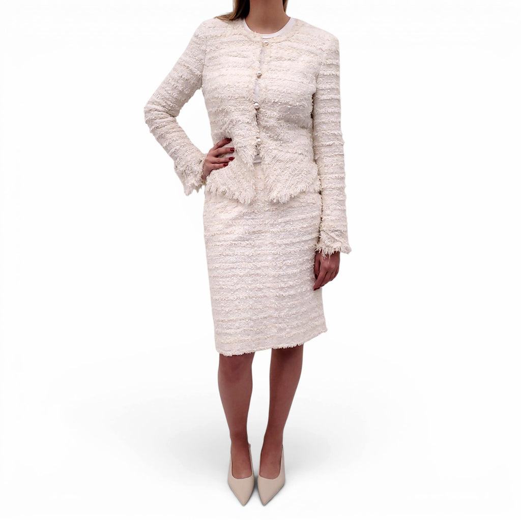 CHANEL 2005 CREAM TWEED SEQUIN SUIT WITH PEARL LOGO BUTTONS - SIZE 42