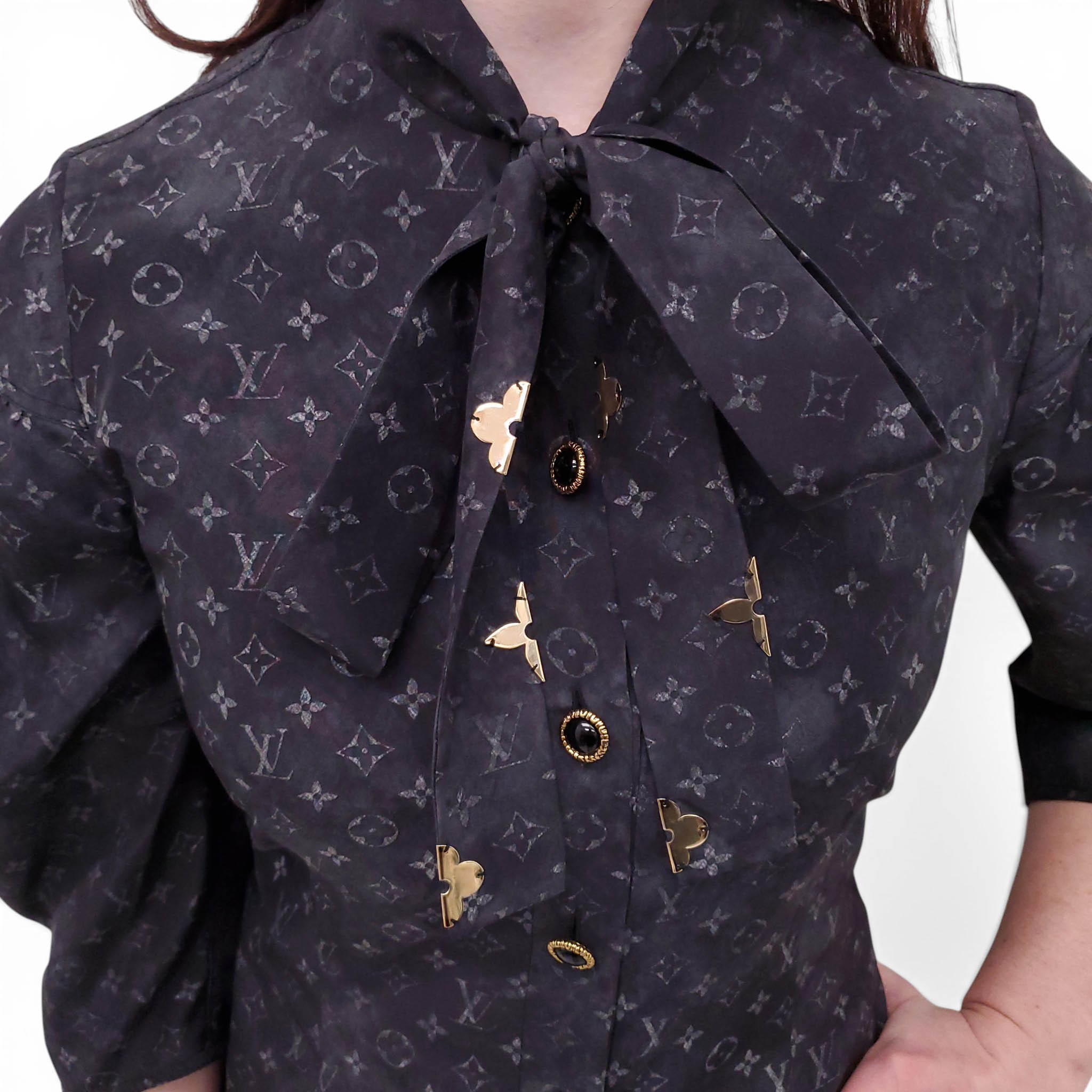 LOUIS VUITTON GREY MONOGRAM SILK BLOUSE WITH TIE - SIZE 34