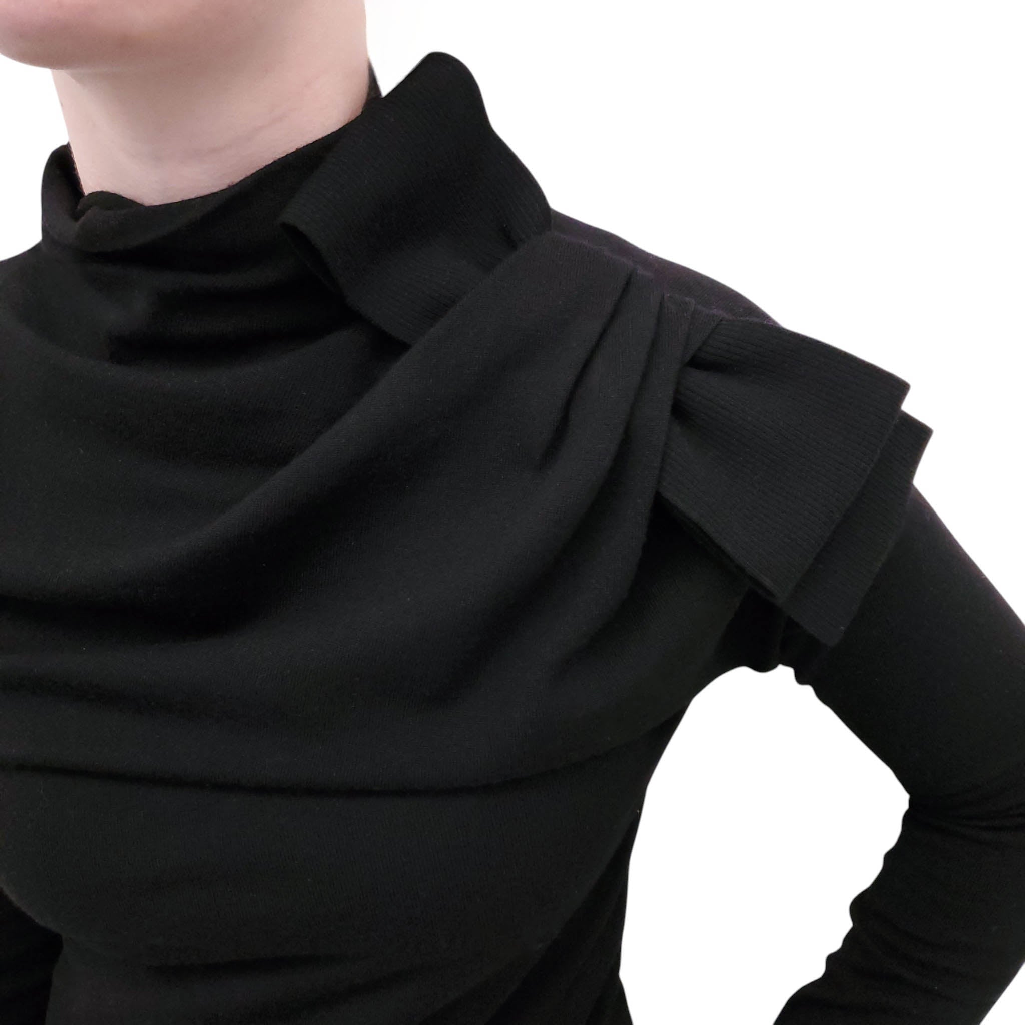 VALENTINO BLACK SWEATER WITH BOW - SIZE M