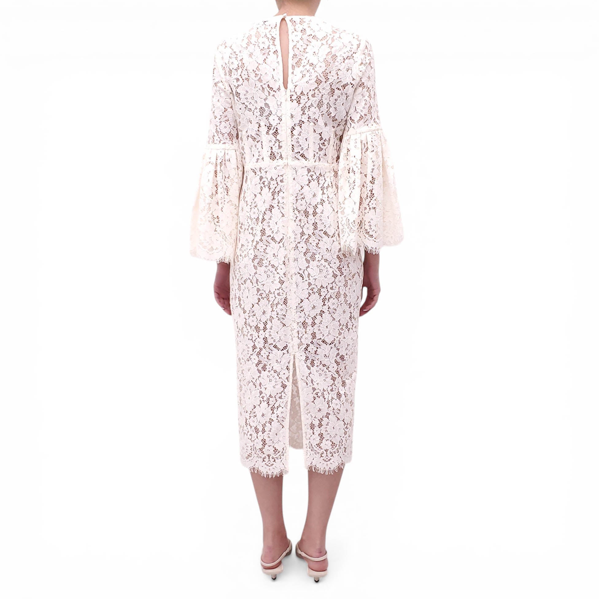 SELF-PORTRAIT WHITE LACE DRESS - SIZE US 10 Rewind Couture SELF-PORTRAIT WHITE LACE DRESS - SIZE US 10 Rewind Couture
