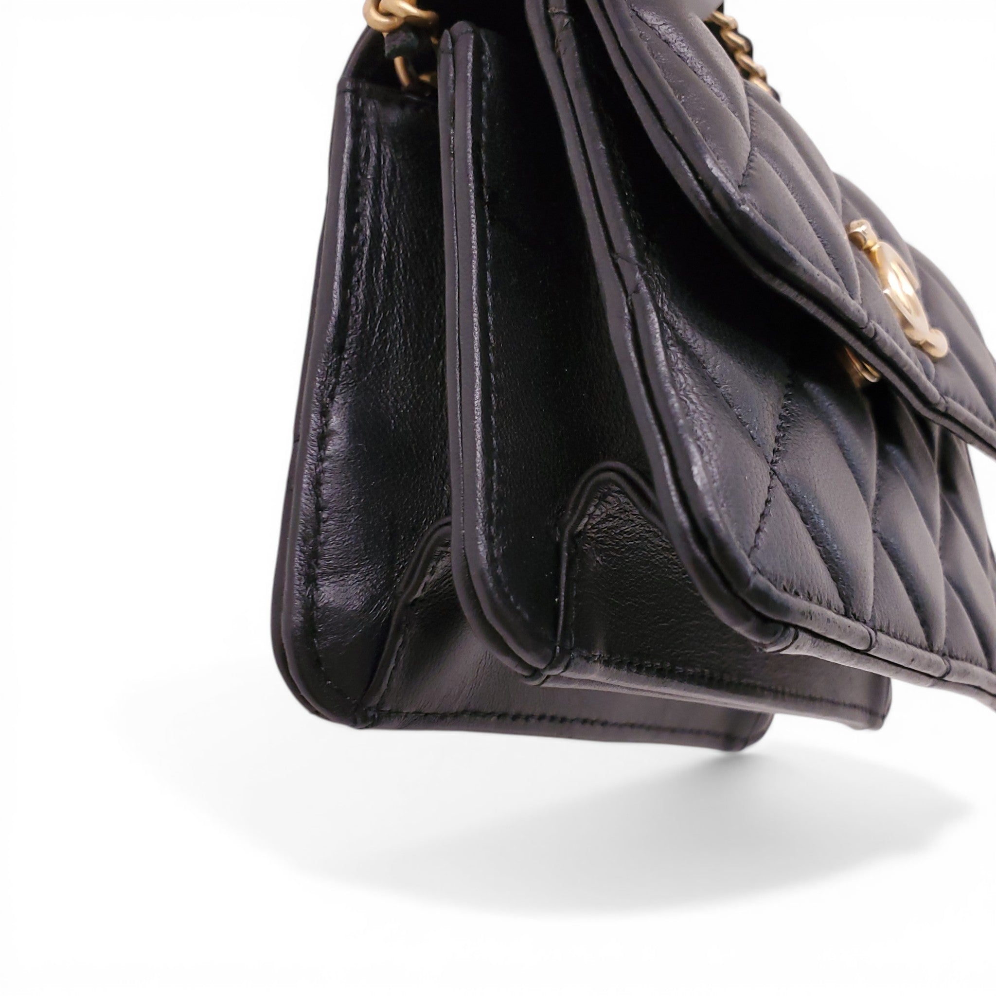 CHANEL MINI LEATHER CROSSBODY BAG WITH TOP HANDLE