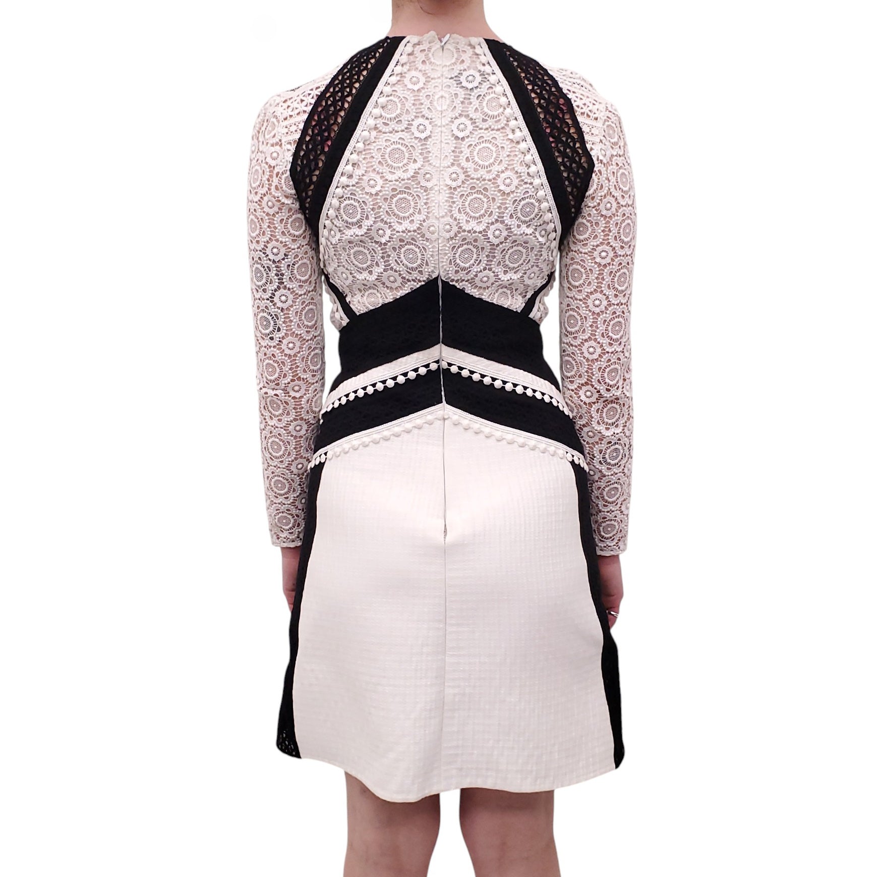 BURBERRY PRORSUM BLACK AND WHITE LACE DRESS - SIZE 40