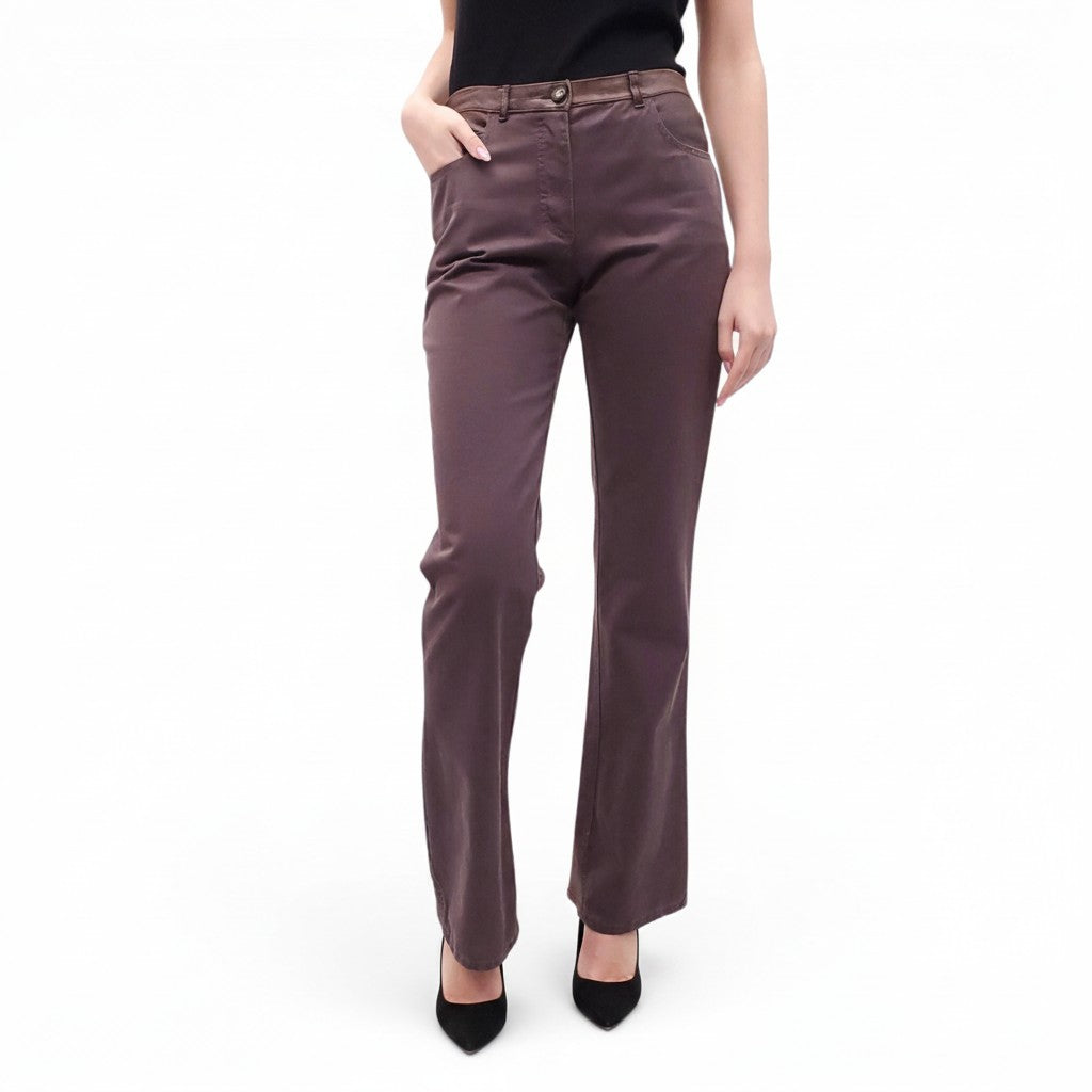 CHANEL TWO-TONED CHOCOLATE BROWN JEANS WITH LEATHER DETAIL AND LOGO BUTTON - SIZE 40