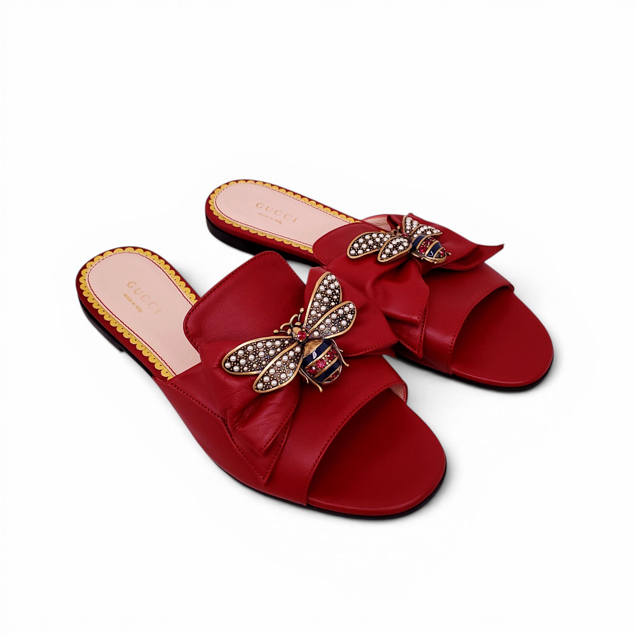 GUCCI RED LEATHER SANDALS WITH CRYSTAL AND PEARL BEE DETAIL - SIZE 36.5