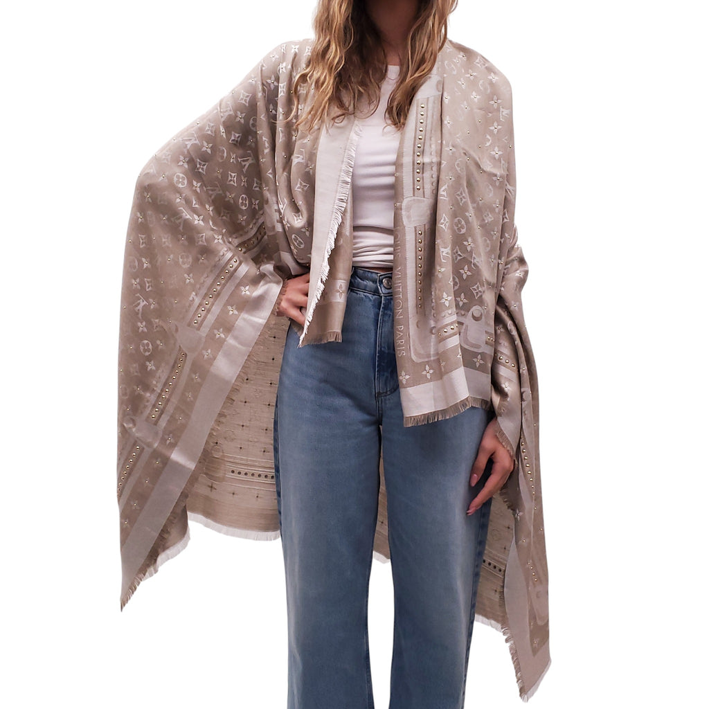 LOUIS VUITTON SHAWL WITH STUDS