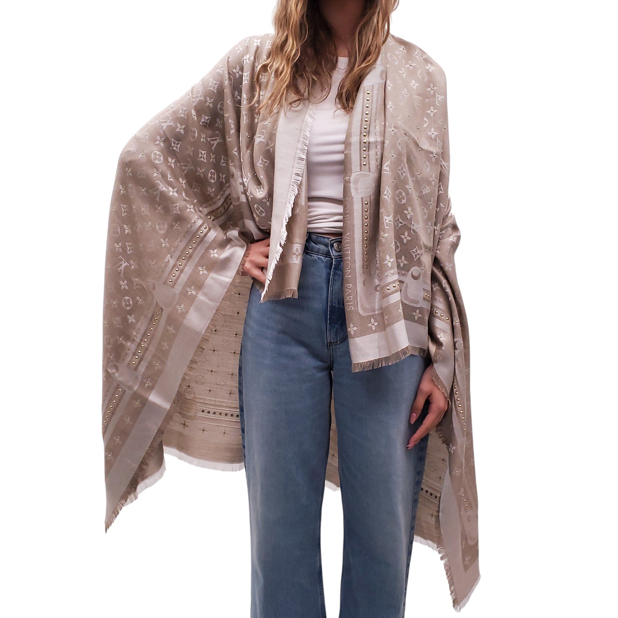 LOUIS VUITTON SHAWL WITH STUDS