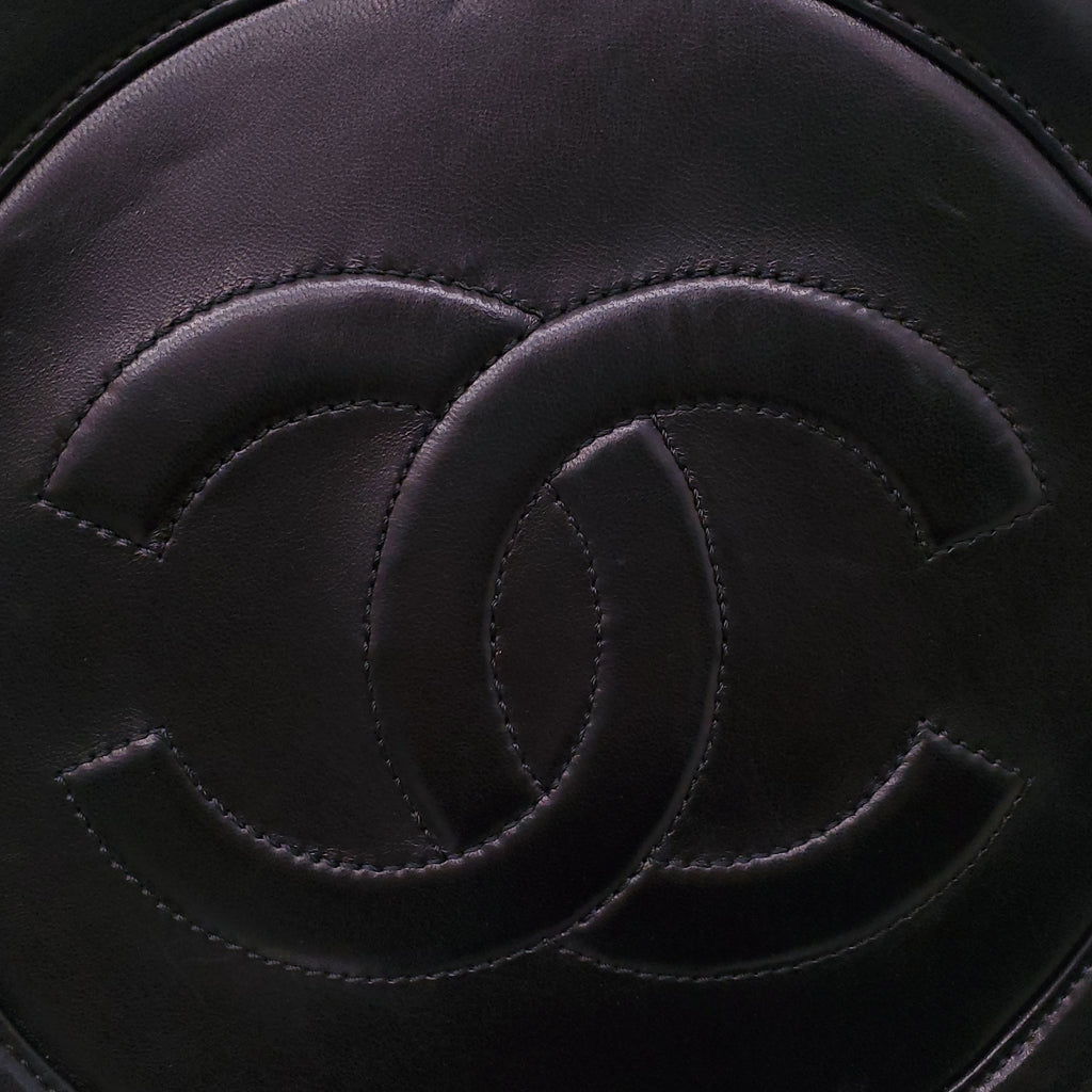 CHANEL VINTAGE BLACK ROUND CC WRISTLET