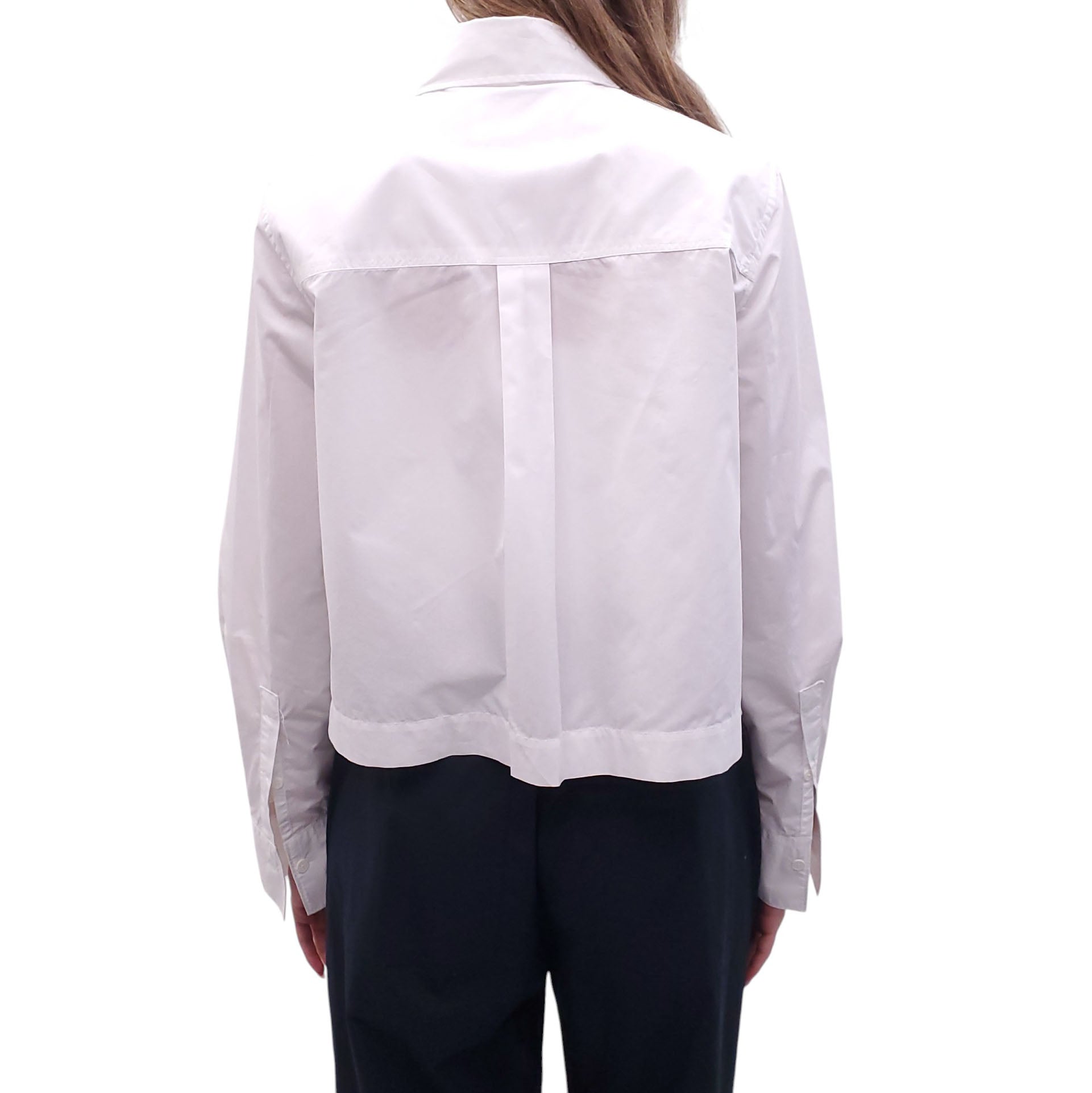 CLOSED WHITE BUTTON UP BLOUSE - SIZE M