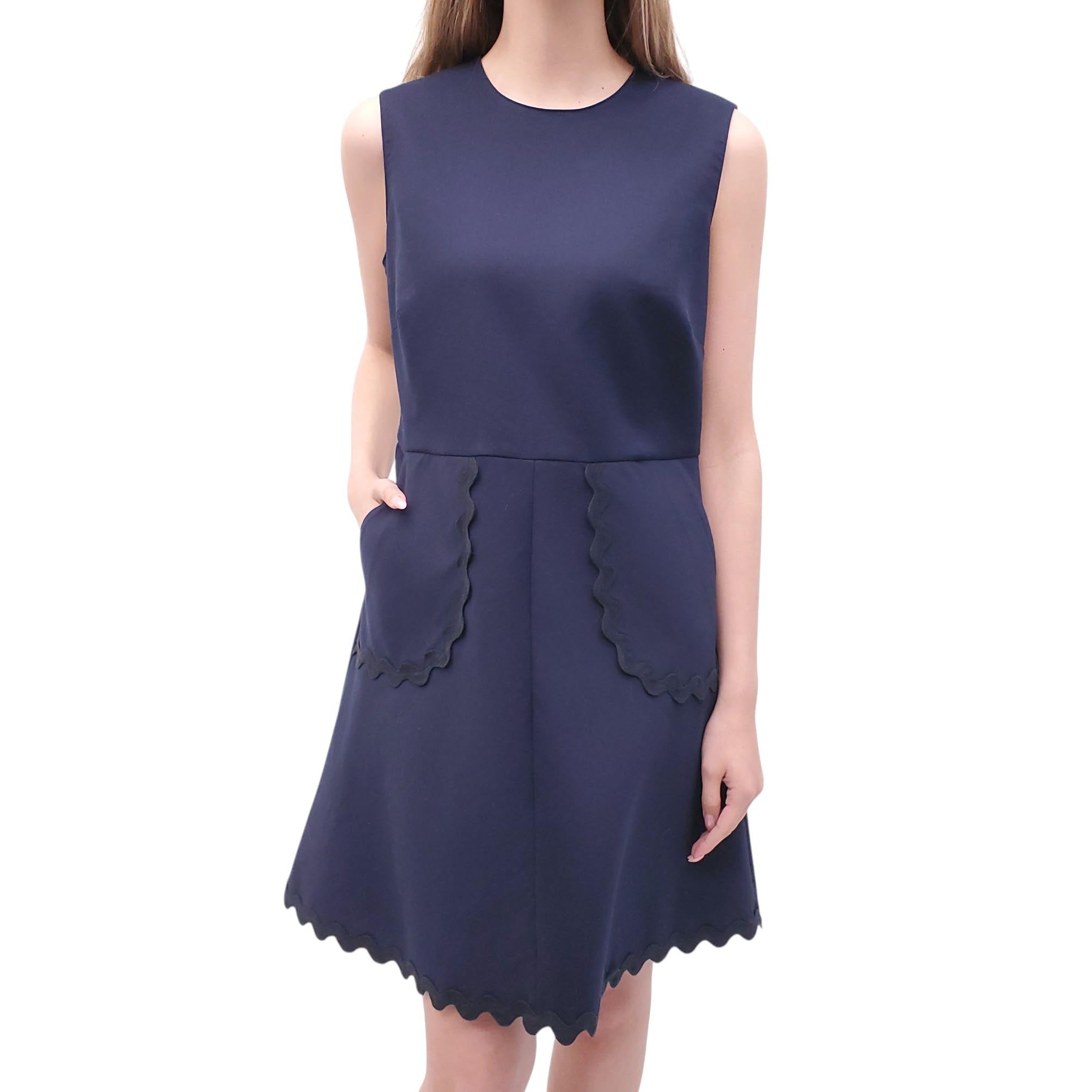 RED VALENTINO NAVY DRESS WITH BLACK SCALLOP HEM DETAIL - SIZE 46  Rewind  Couture