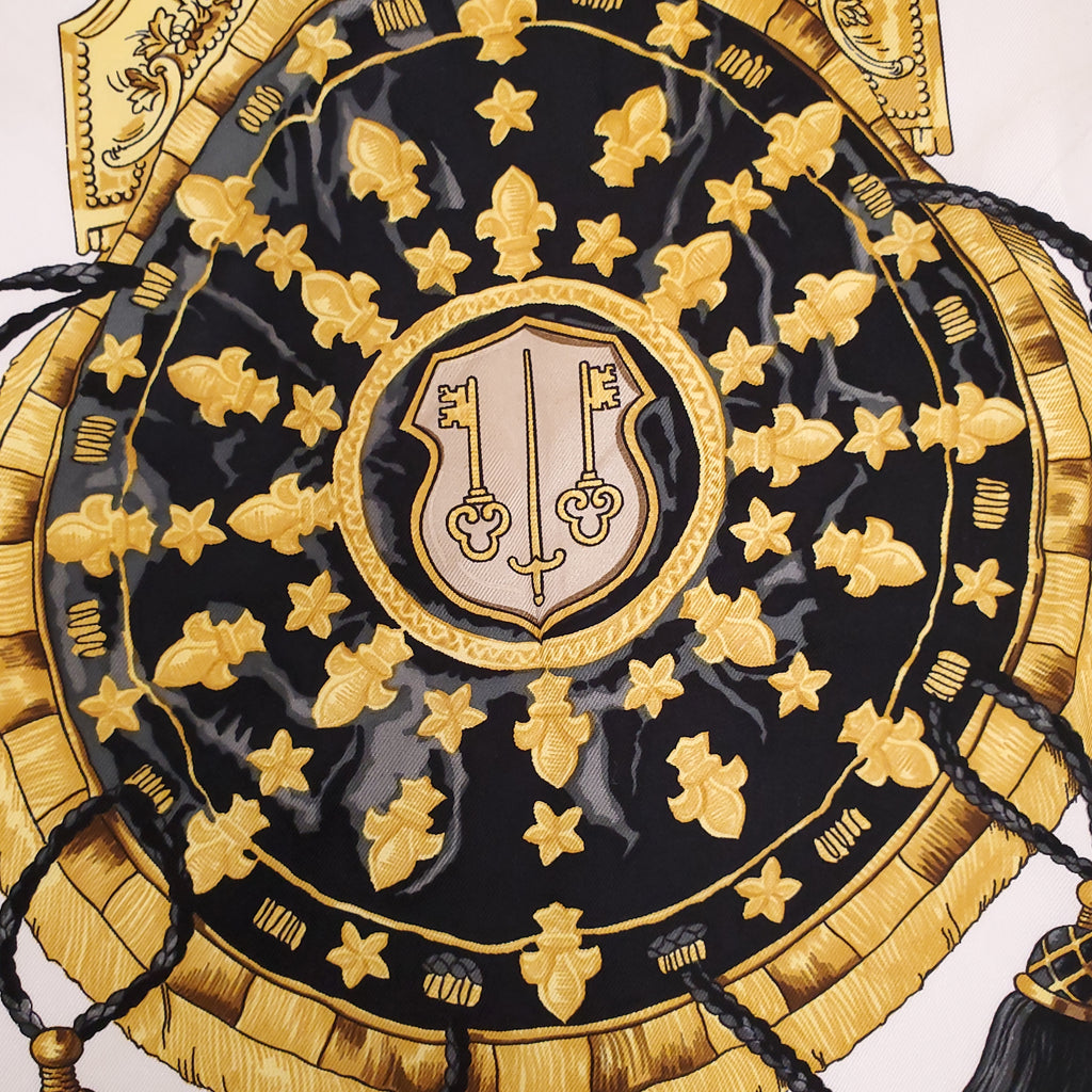 HERMÈS CREAM AND BLACK KEY PATTERNED SILK SCARF