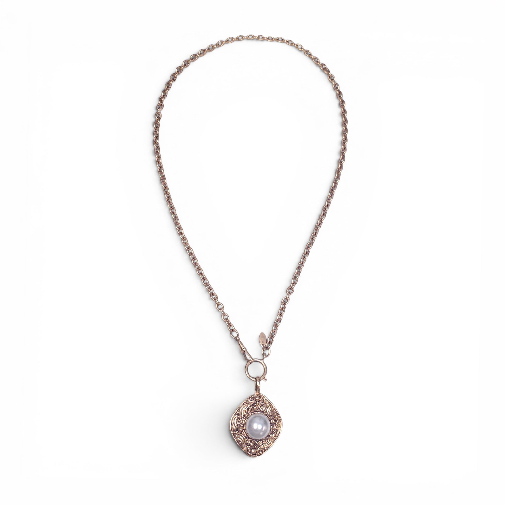 CHANEL VINTAGE PEARL BAROQUE NECKLACE
