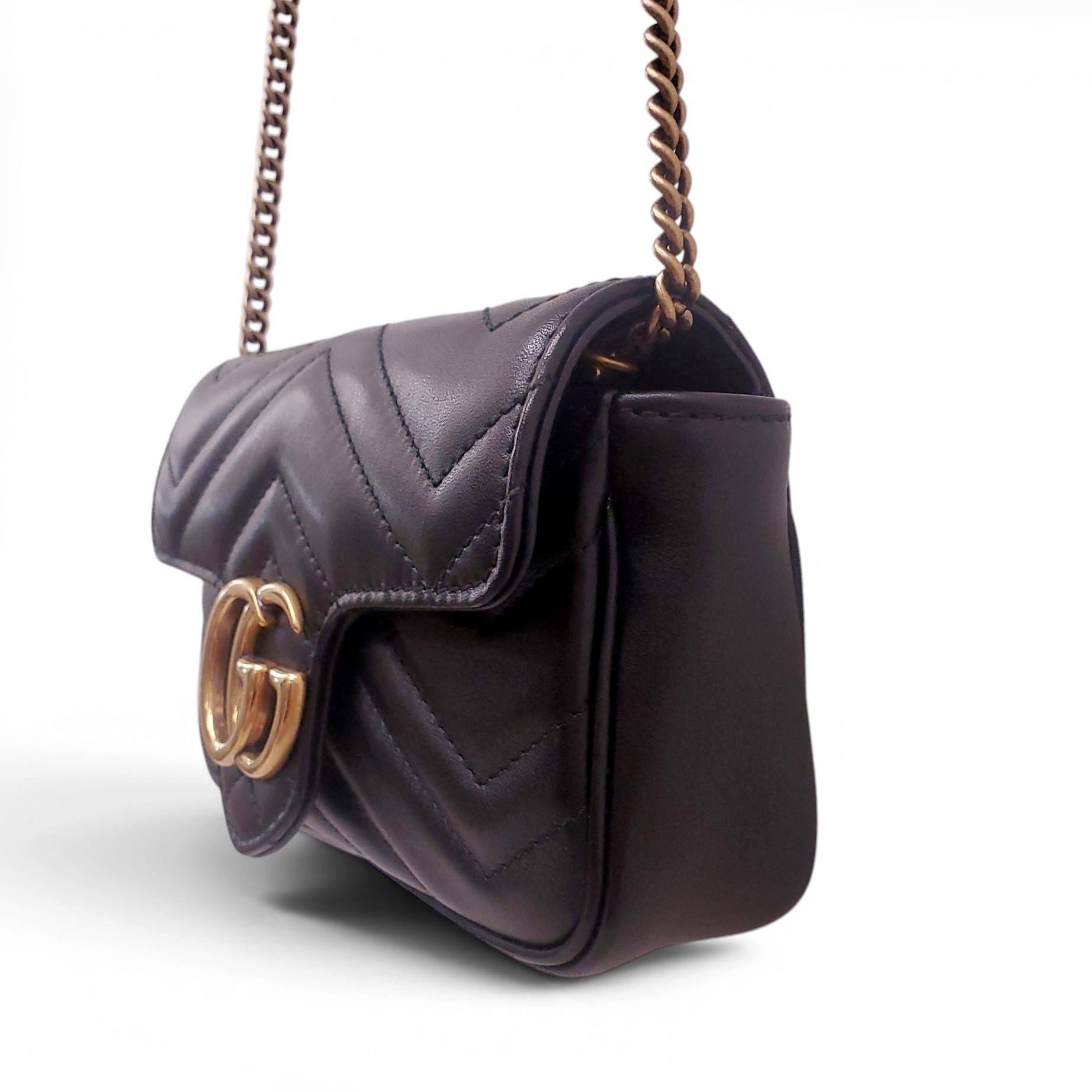 GUCCI BLACK MINI MARMONT BAG WITH GOLD HARDWARE