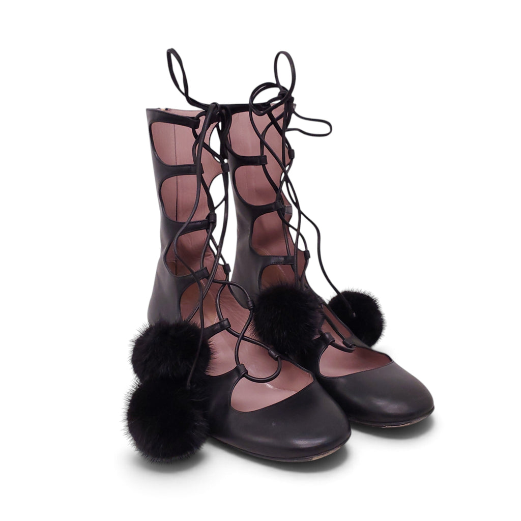 GUCCI BLACK LEATHER BLOCK KITTEN HEELS WITH FUR POM POMS - SIZE 38