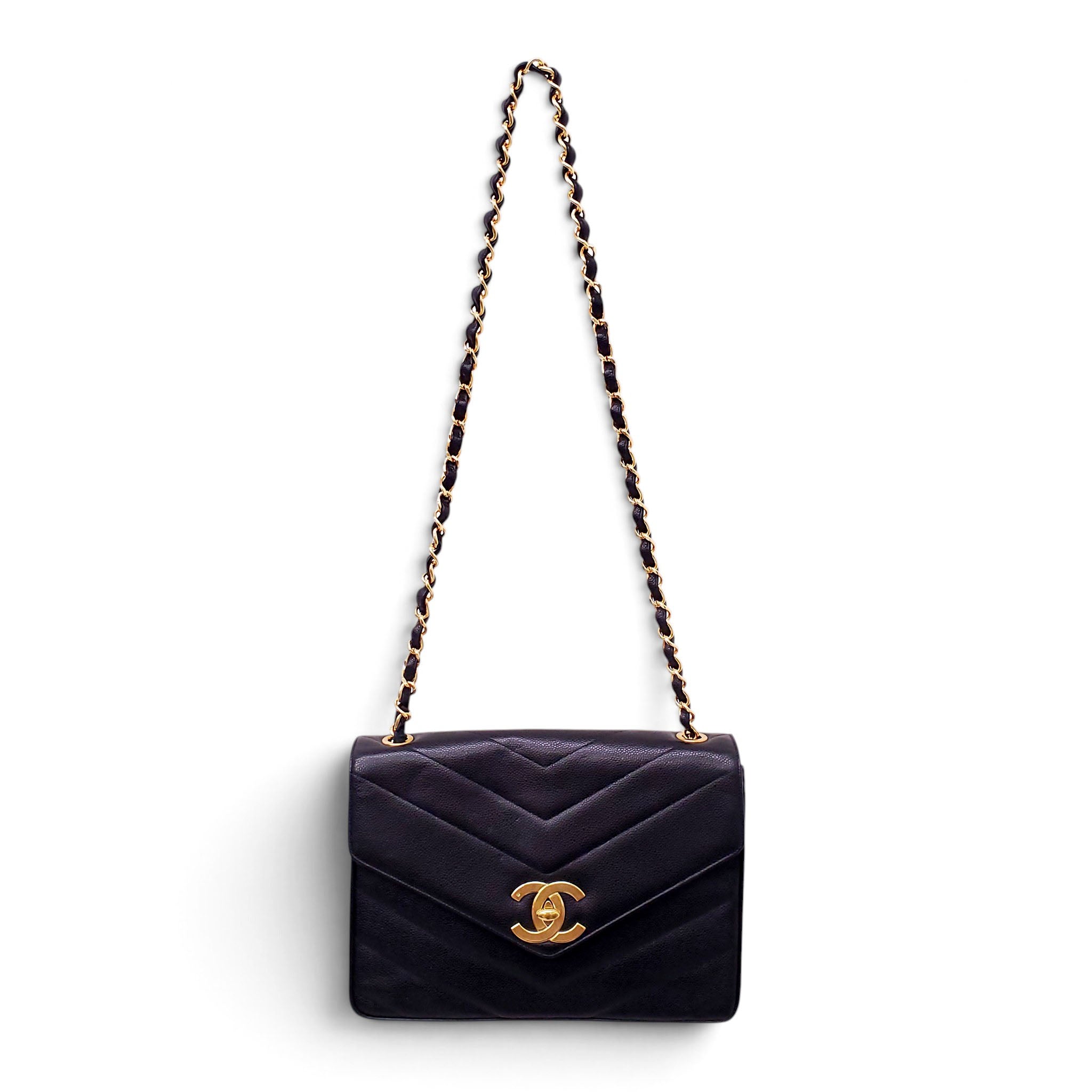 CHANEL VINTAGE CAVIAR SHOULDER BAG WITH CC GOLD LOGO